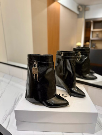 UA Givenchy Boots