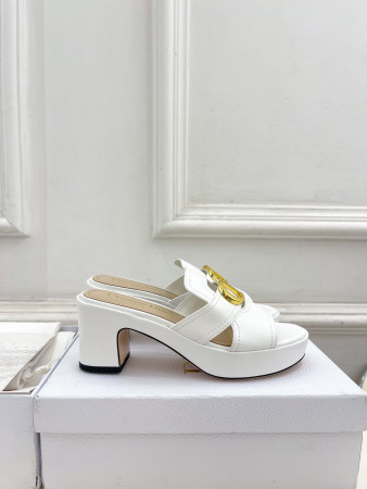 ua D*or 30 montaigne platform slide