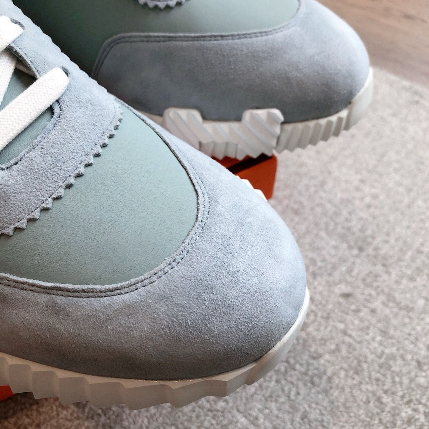 ua H**me5 bouncing sneaker