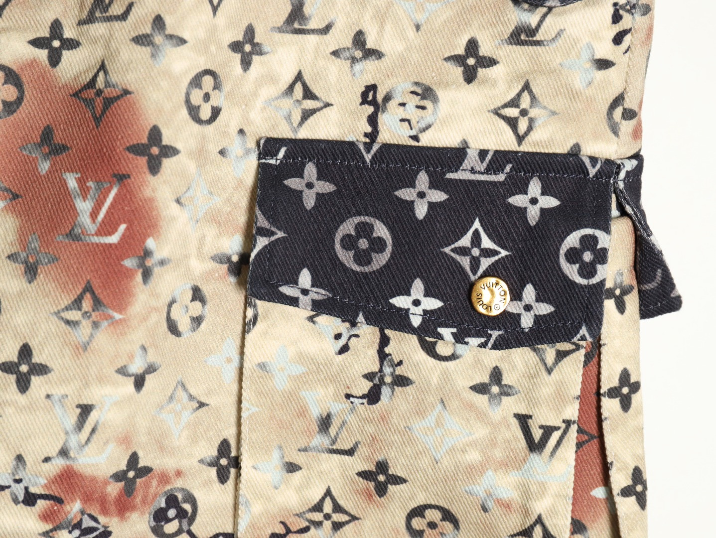 l0*is V*t0n lv shorts