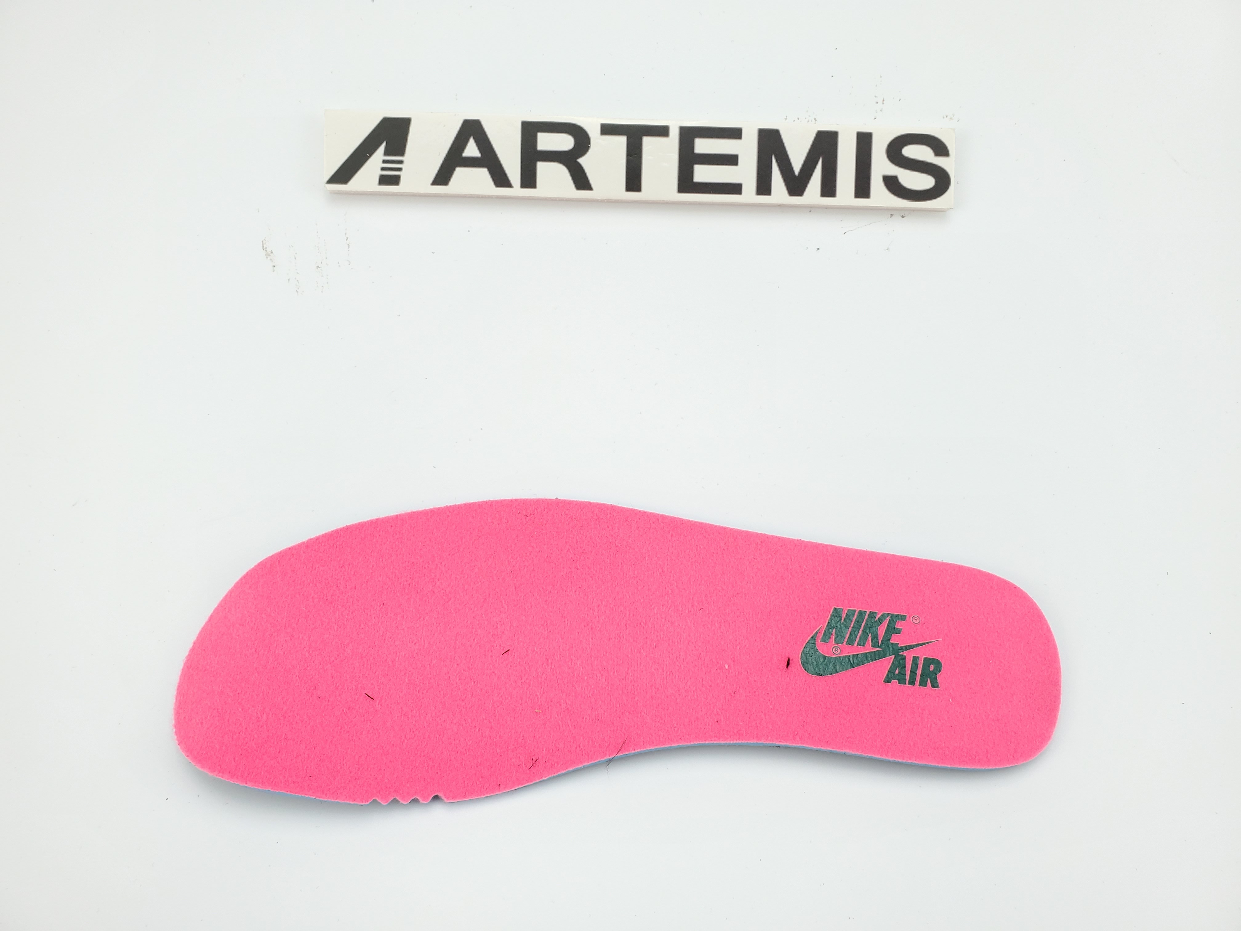 Jordan 1 Retro High Black Crimson Tint