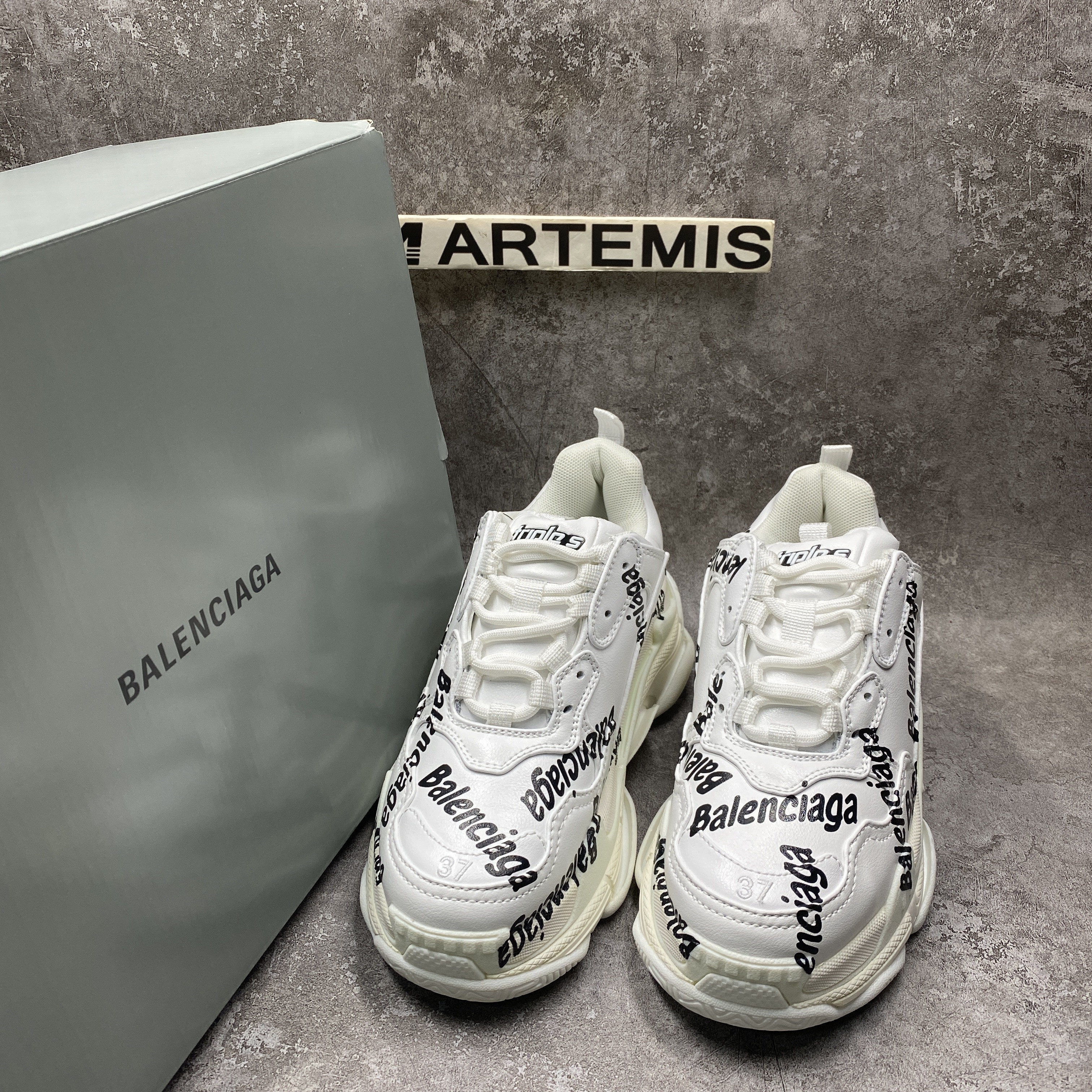 Balenciga Triple S Logotype Sneaker in White