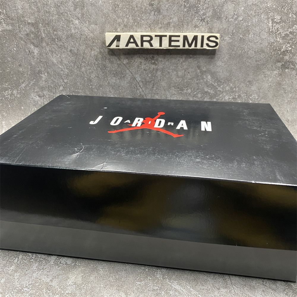 AIR JORDAN 11 RETRO LOW 