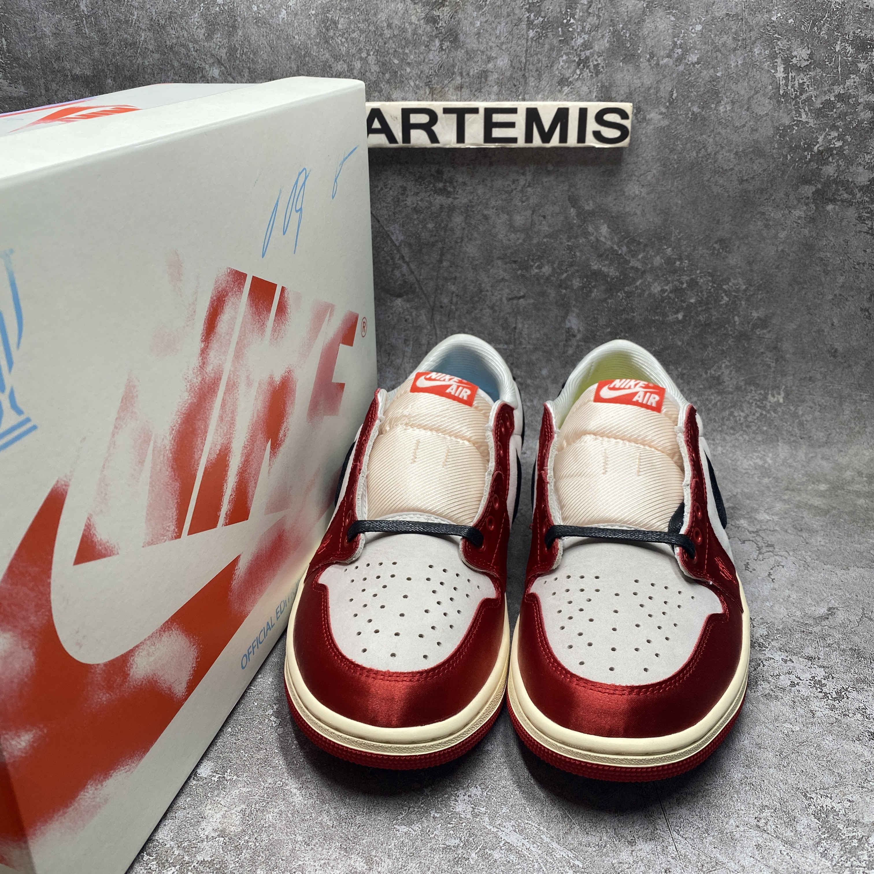 UA Jordan 1 Retro Low OG Trophy Room Away