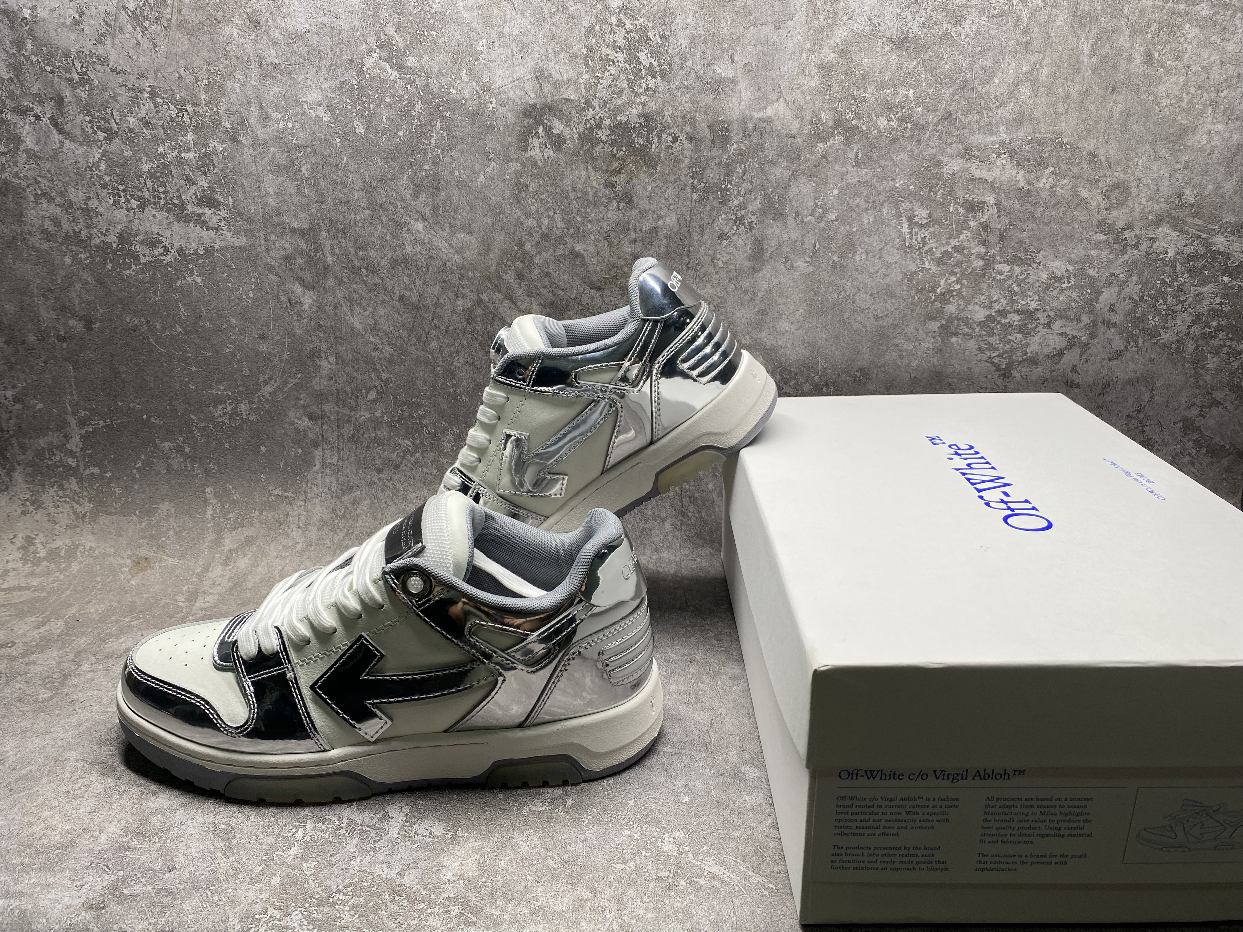 UA OFF-WHITE OUT OF OFFICE LOW