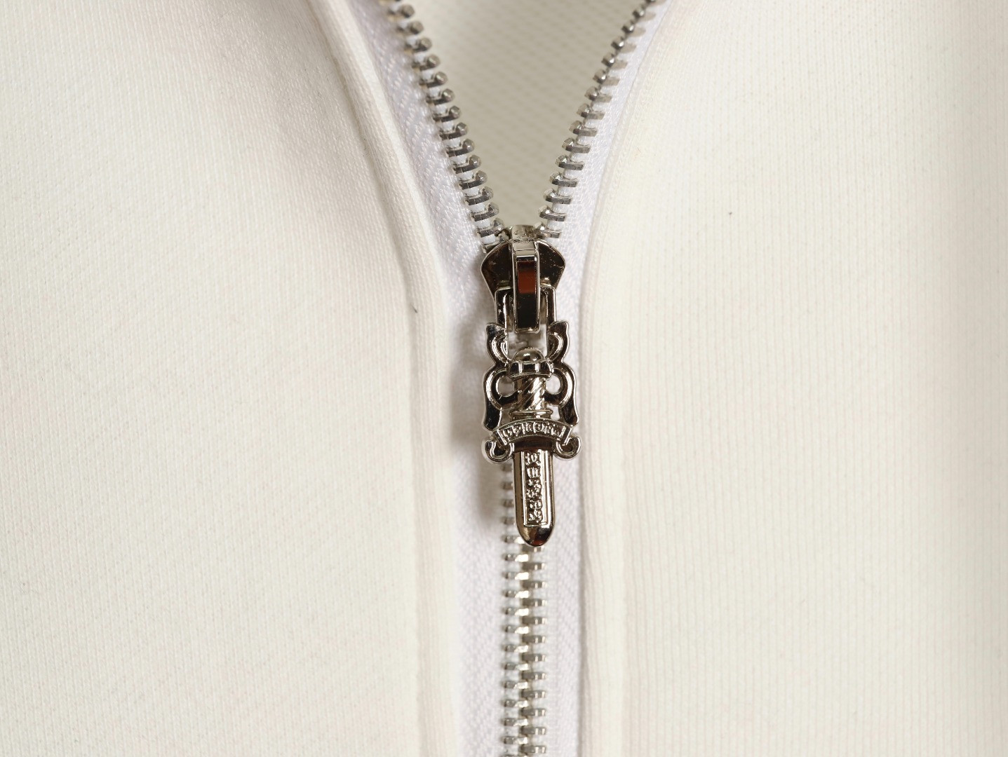 Ch**me He**ts 25fw coats