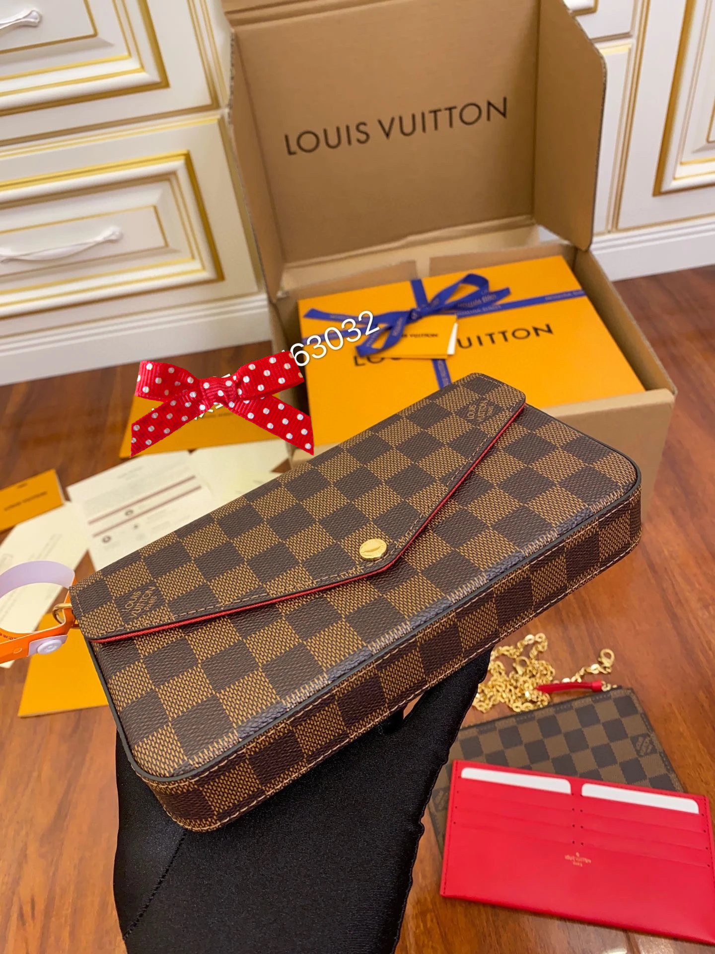 LV FELICIE POCHETTE N63032