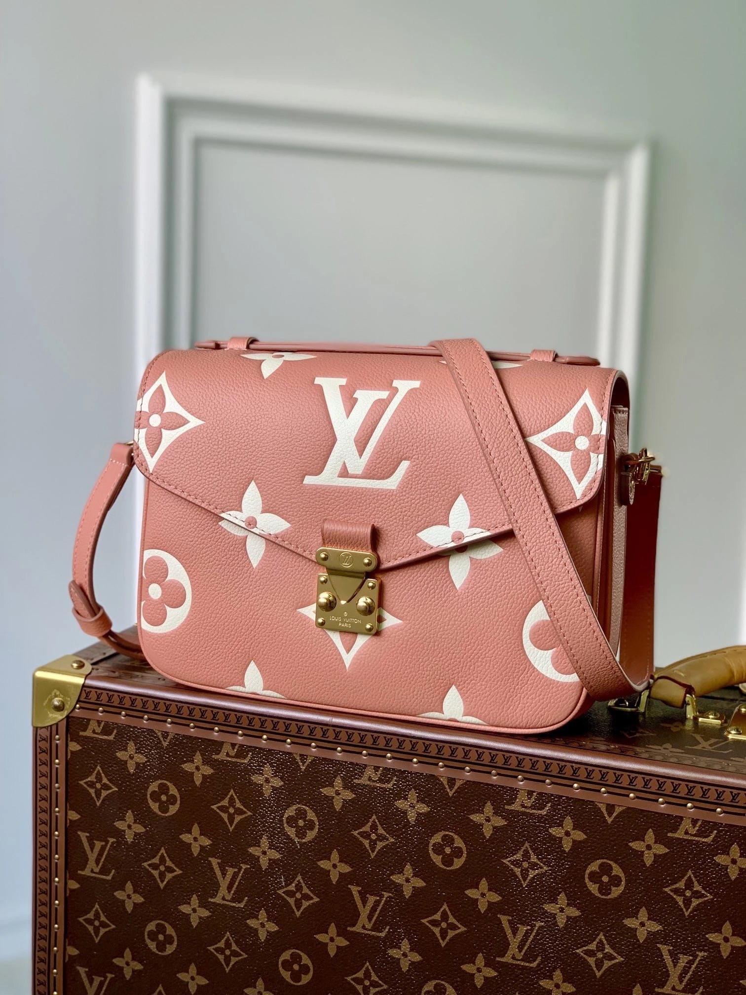 LV POCHETTE METIS M46302