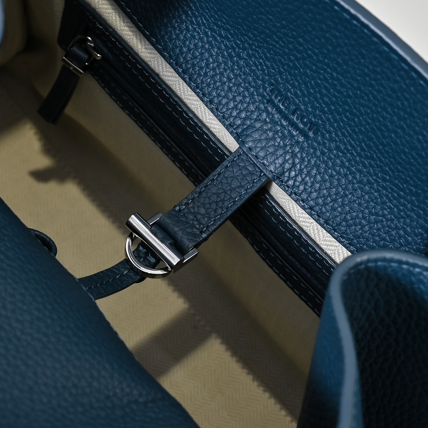 T*e R0w margaux 12 32x15x25cm