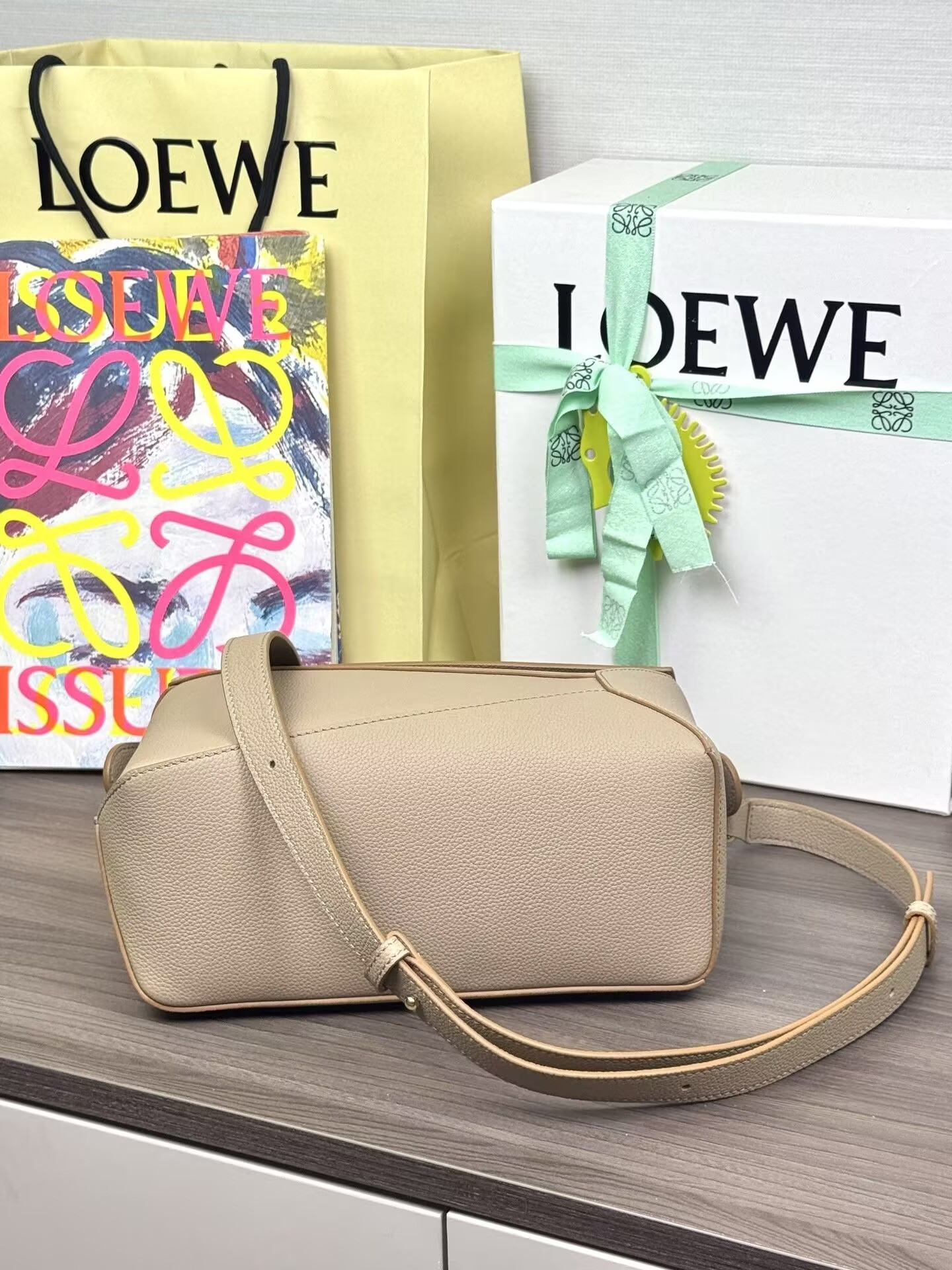 L0ew* small puzzle bag in classic calfskin 24x10.5x16.5cm