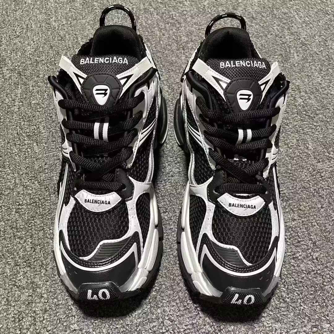 ua Ba*len*cia*ga runner sneaker in white