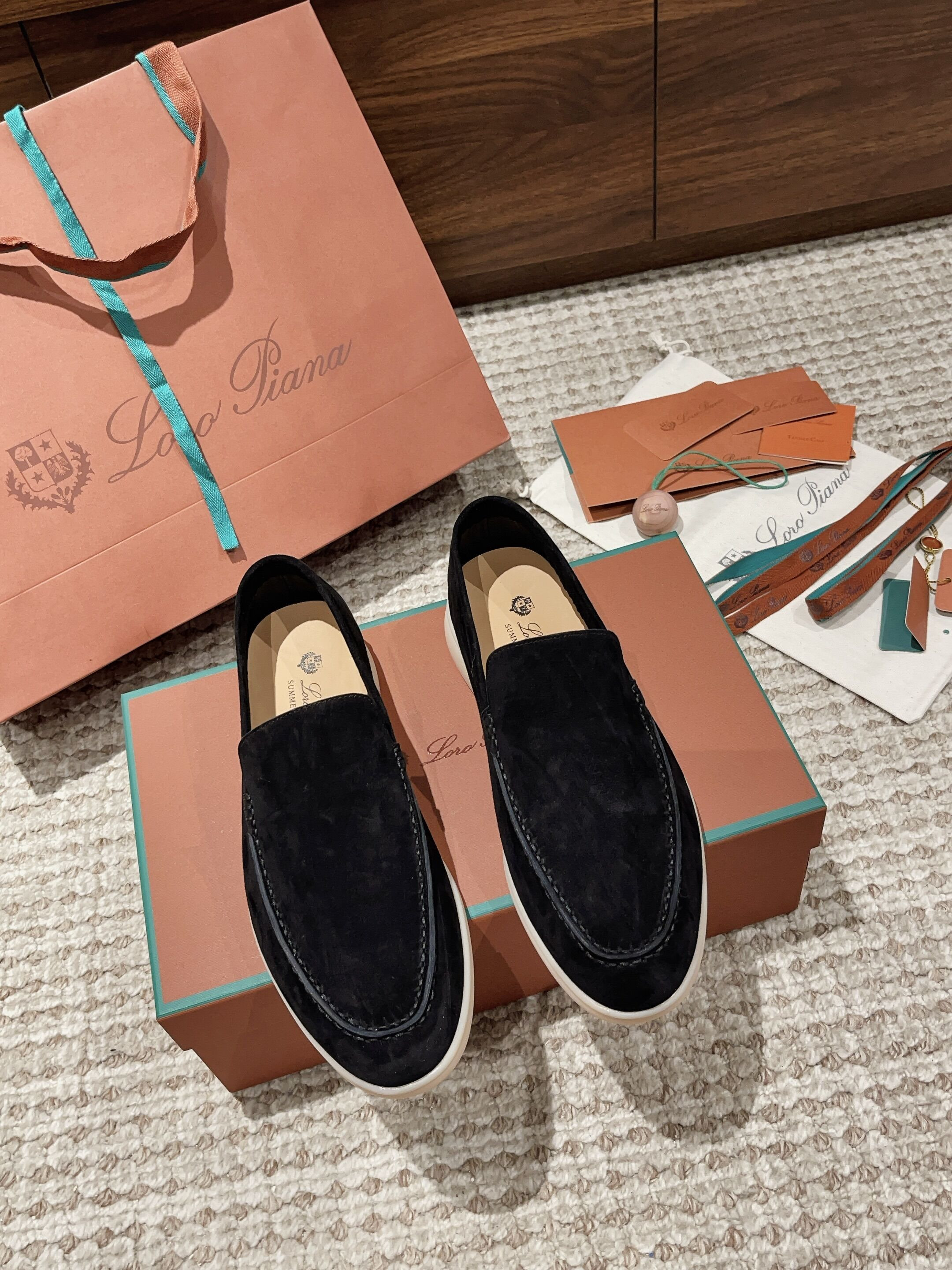 ua L**o p*ana summer walk loafers