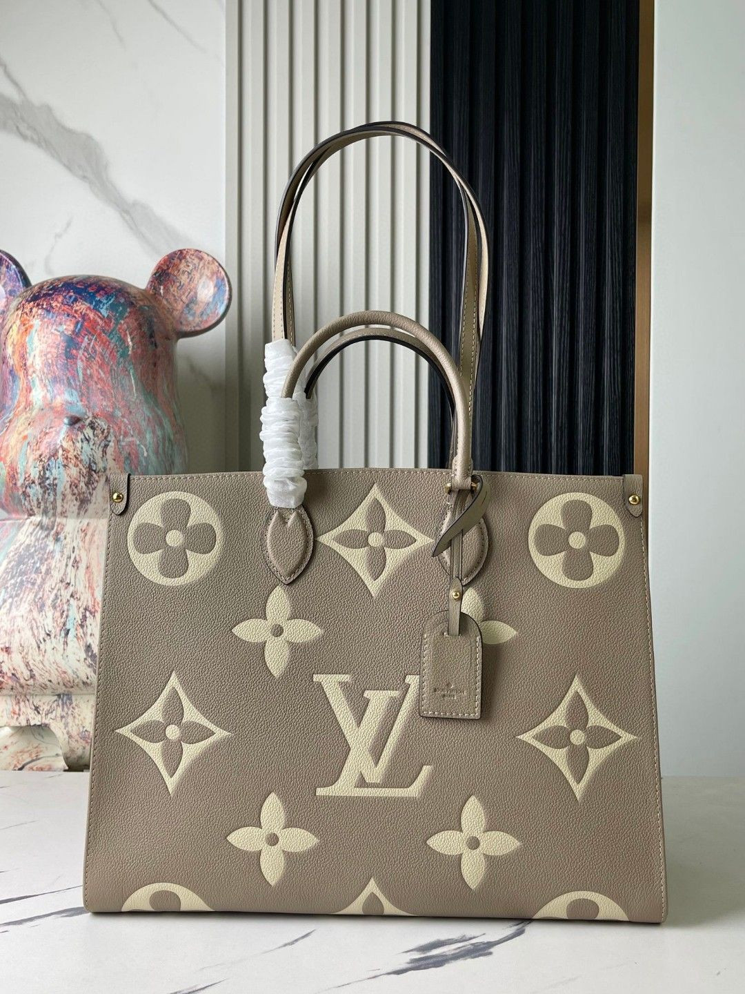 LV OnTheGo GM M44926 16.1 x 13.4 x 7.5inches