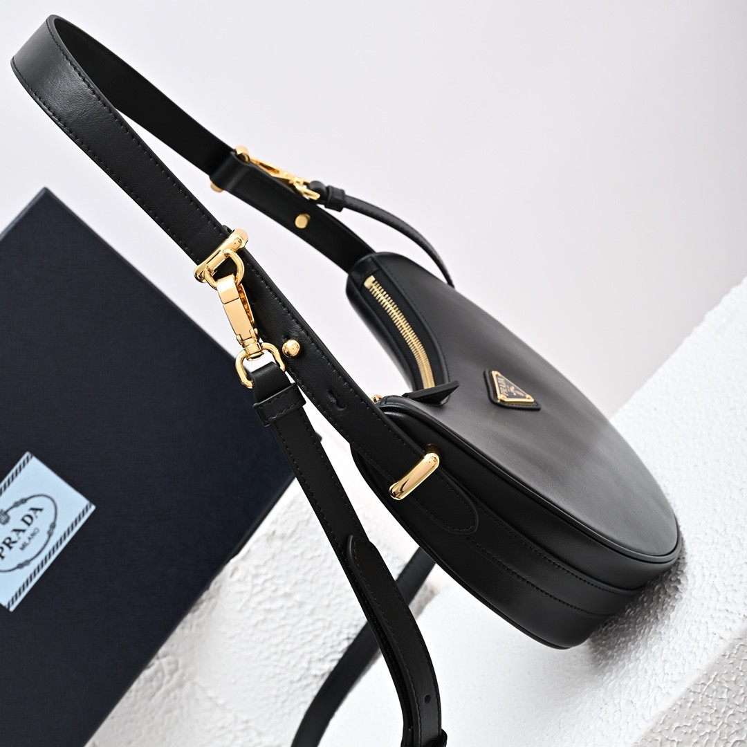 Pra*a arqué shoulder bag 22.5x18.5x6.5cm