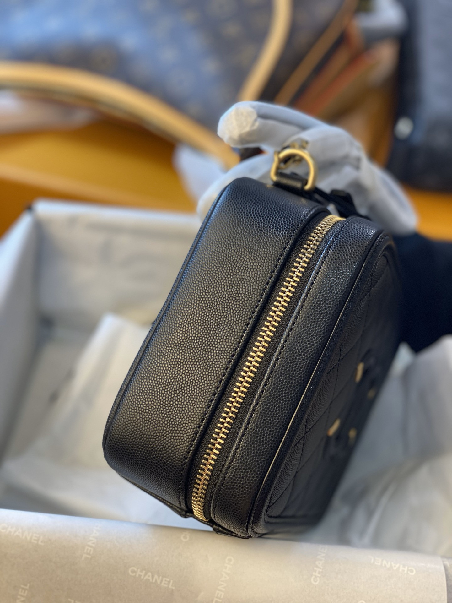 Ch*el vanity case   17x7x13cm