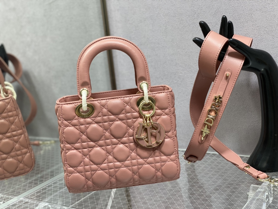 small lady D*oramour my abcD*or bag 8 x 6.5 x 3 inches