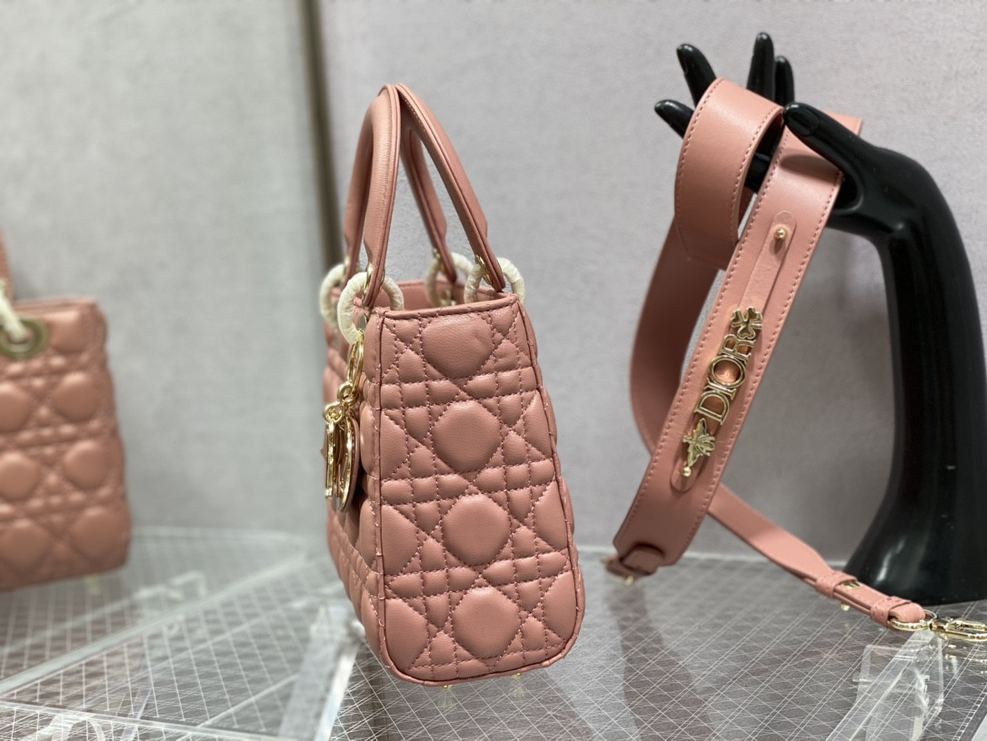 small lady D*oramour my abcD*or bag 8 x 6.5 x 3 inches