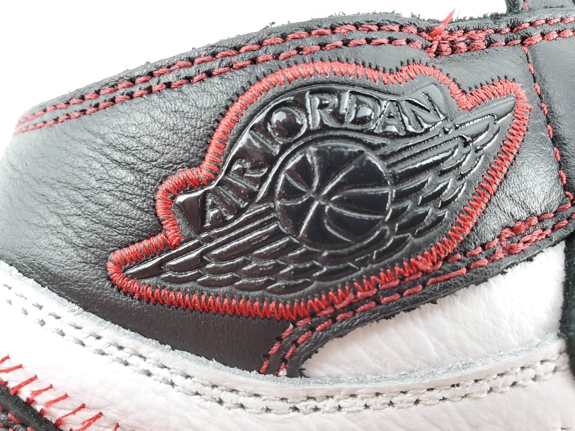 Air Jordan 1 Retro High OG Defiant