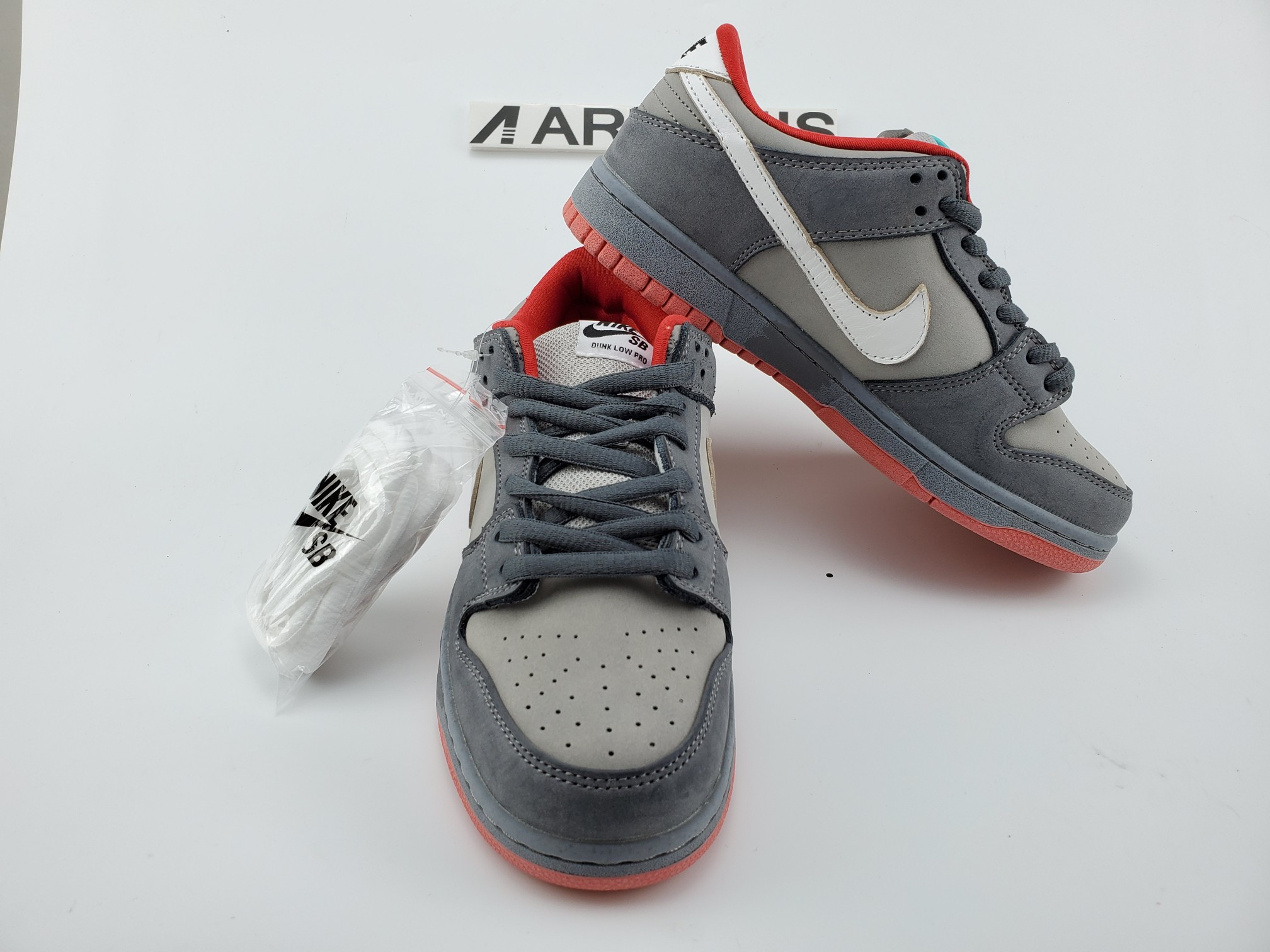 Nike Dunk SB Low Staple NYC Pigeon