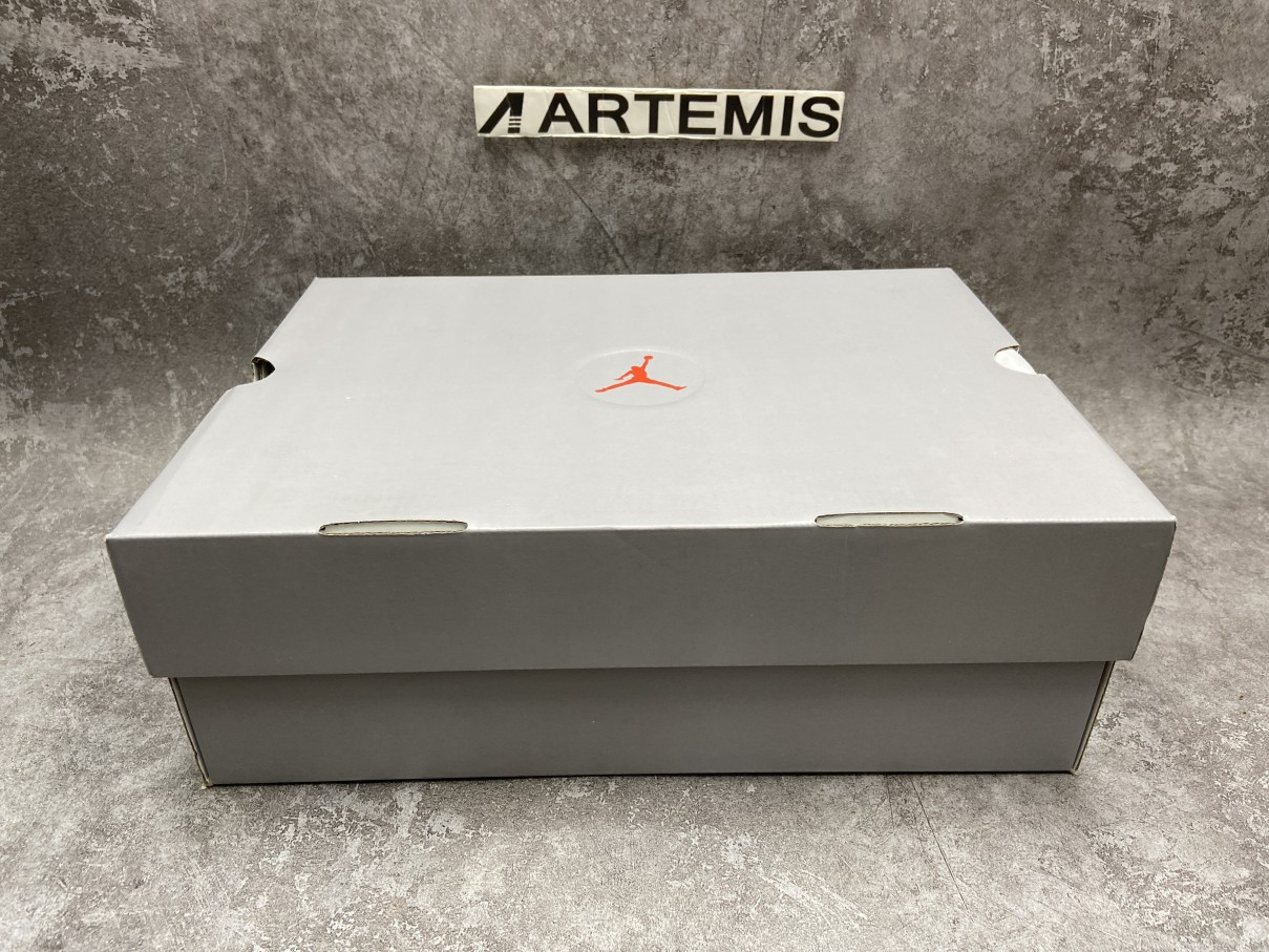 Air Jordan 13 Retro Black Hyper Royal