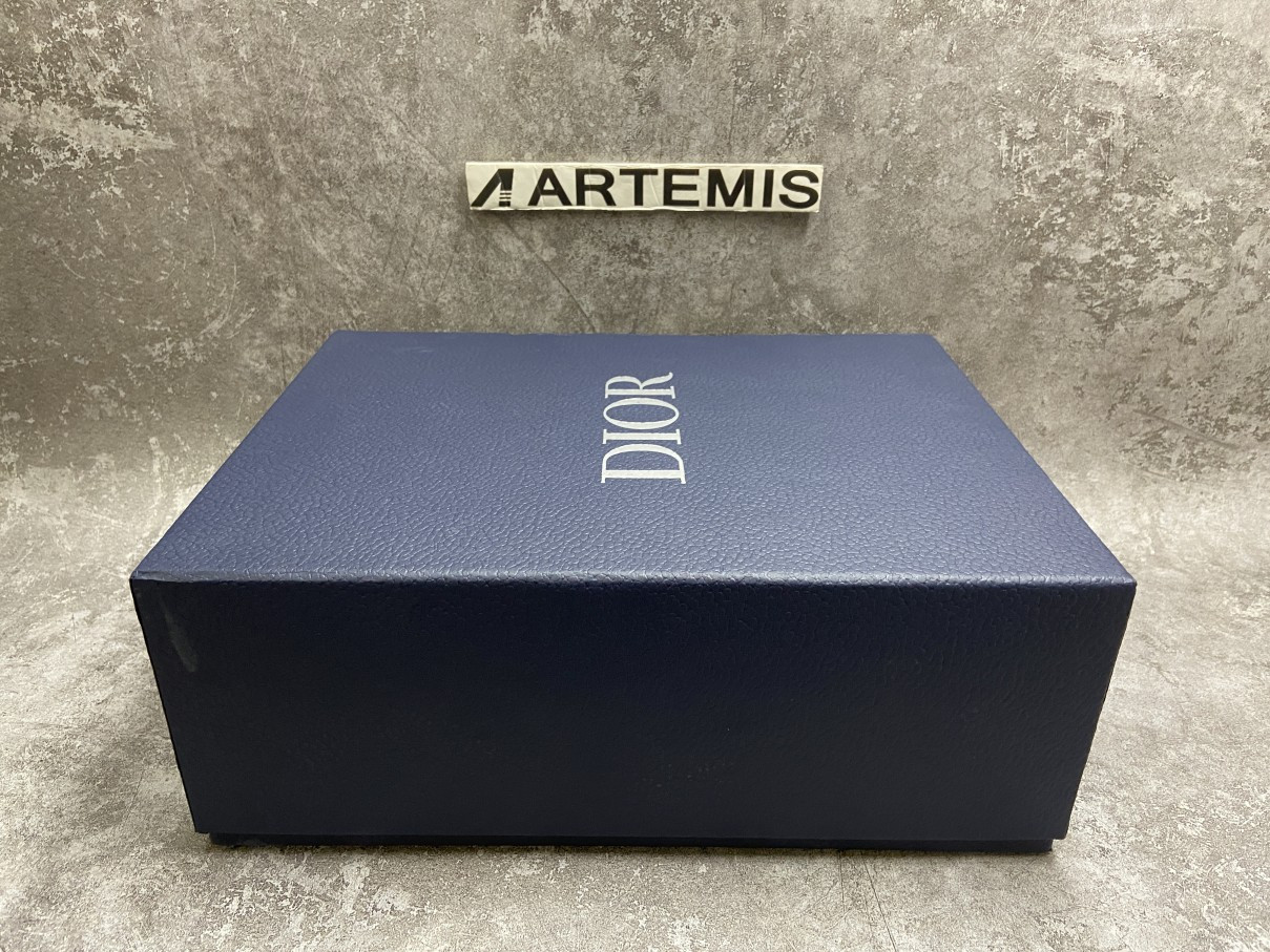 D*or and shawn b23 slip on black white embroidery