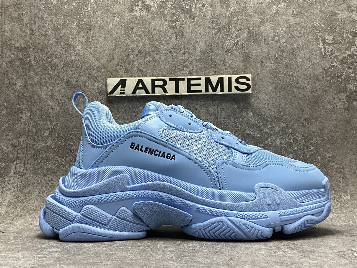 Balenciga Triple S Light Blue