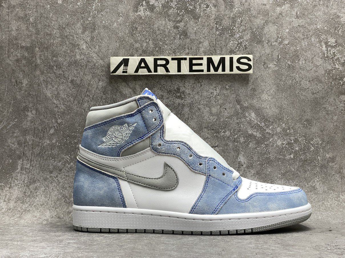 Air Jordan 1 Retro High Hyper Royal Smoke Grey