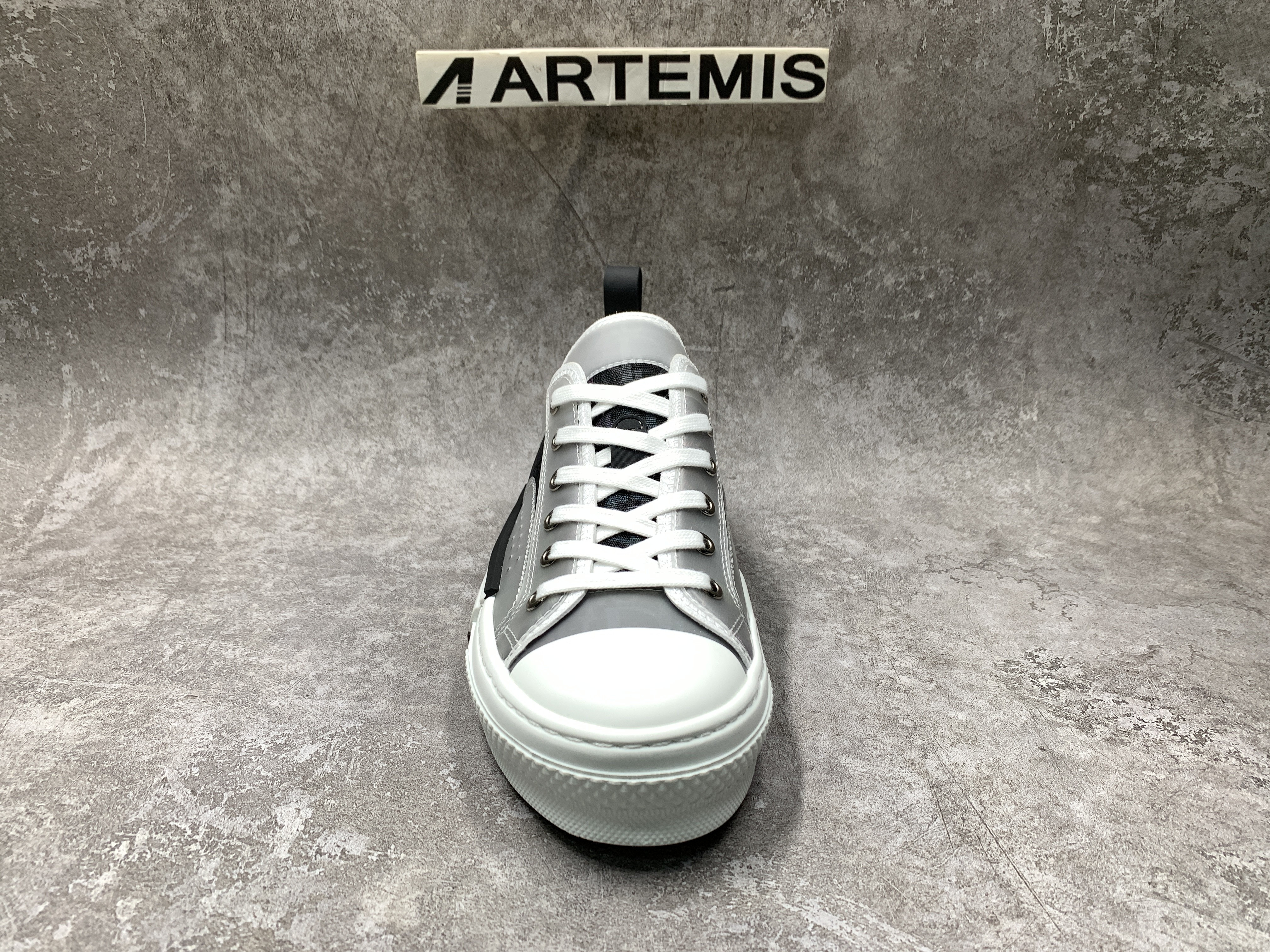 D*or b23 low blue black