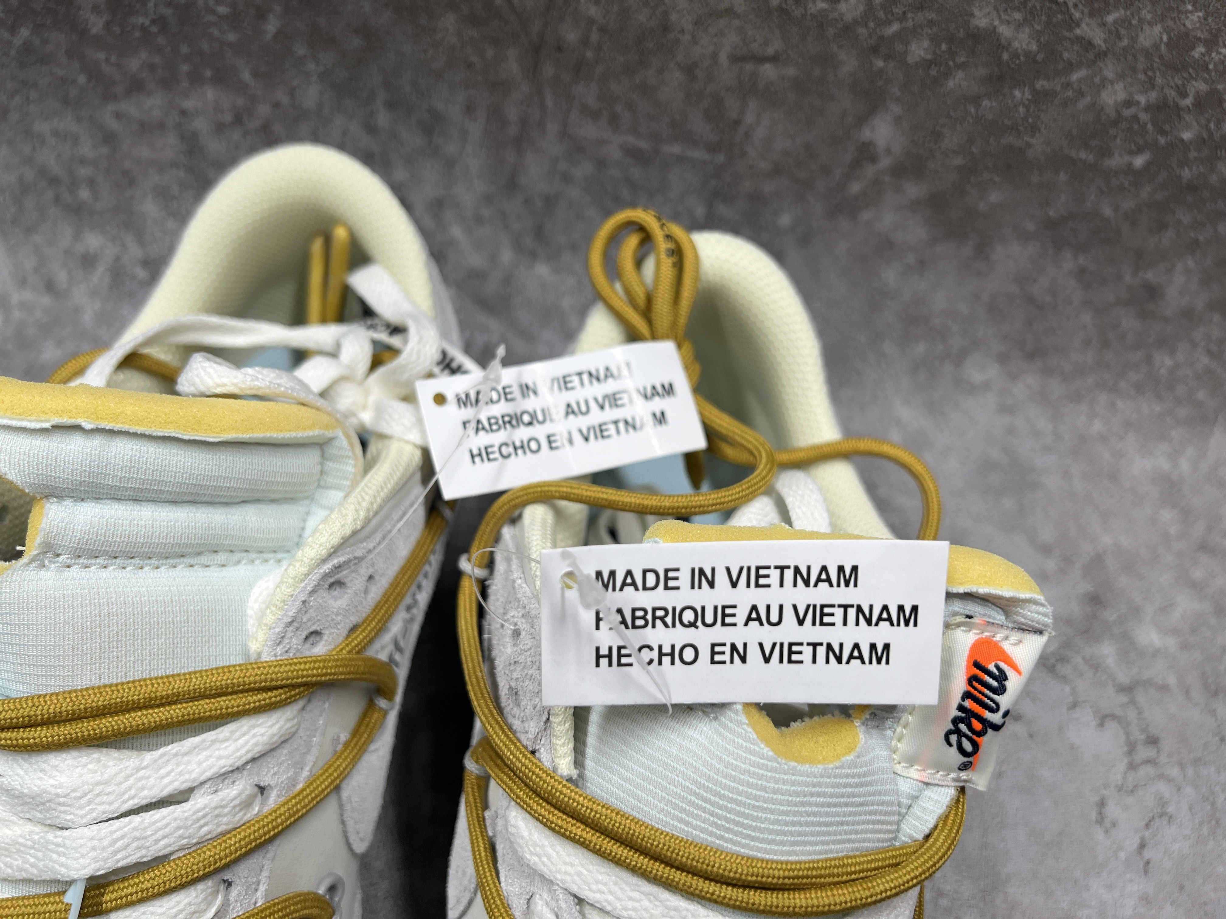 Off-White x Dunk Low Lot 37 of 50