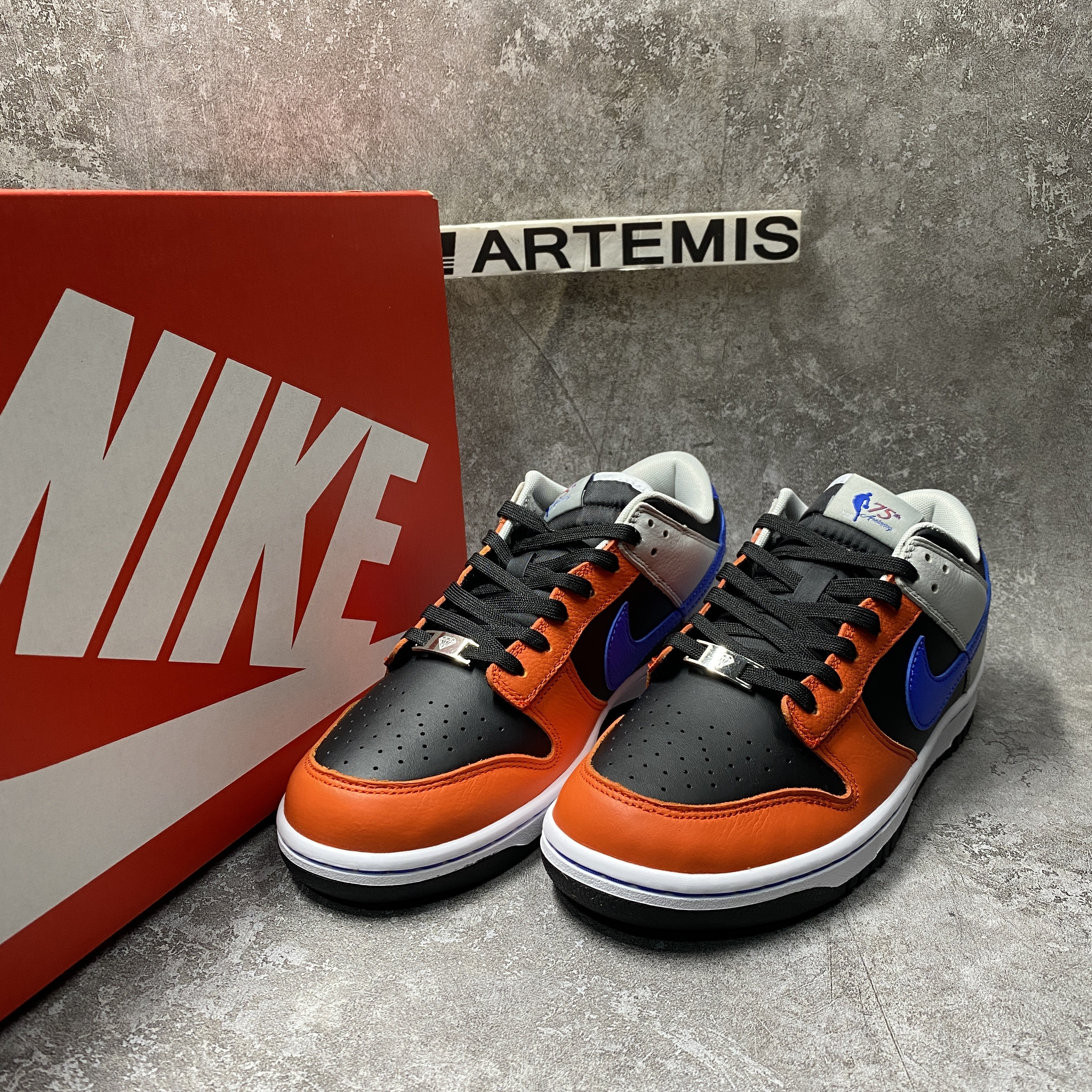 Nike Dunk Low EMB NBA 75th Anniversary Knicks
