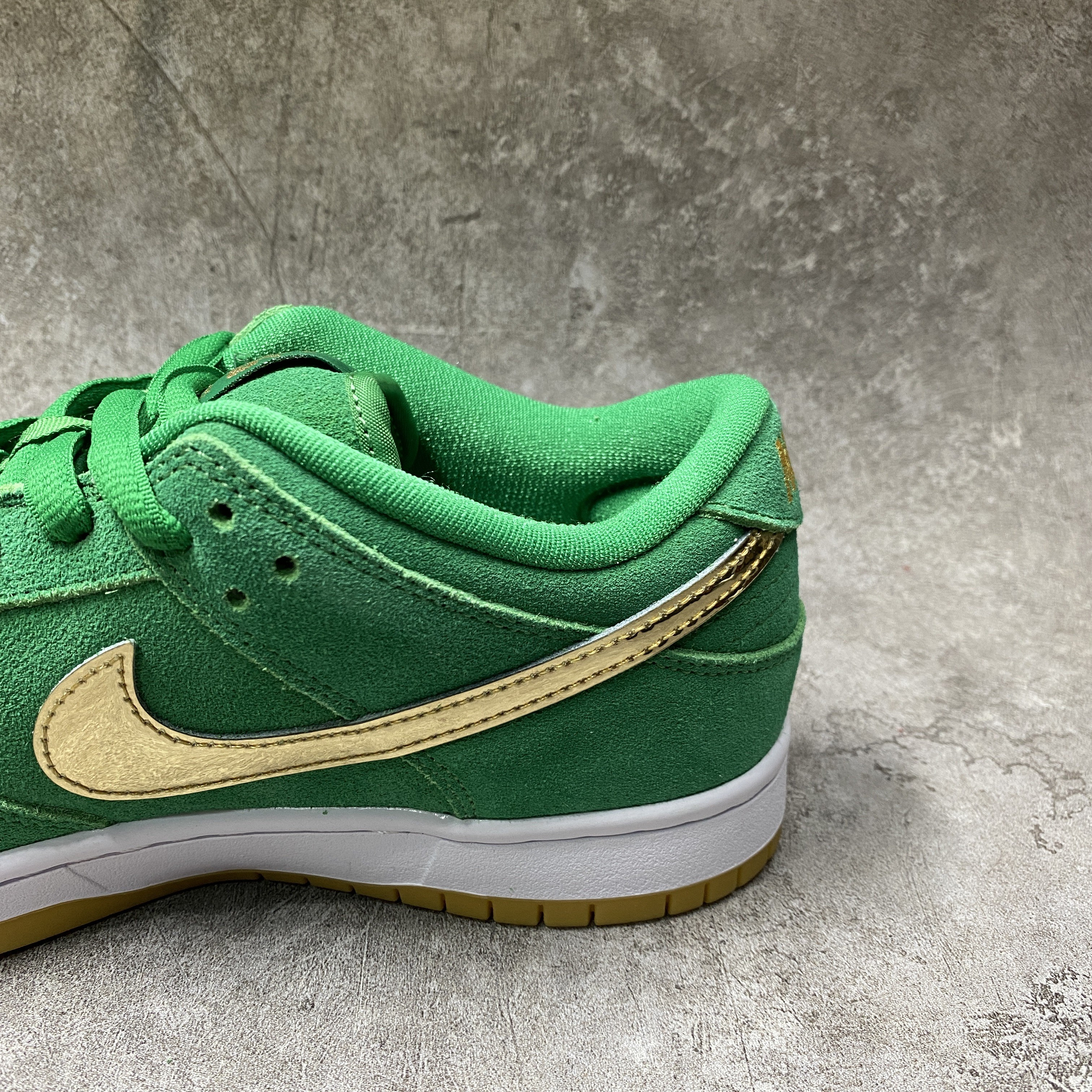 Nike SB Dunk Low Pro St. Patrick
