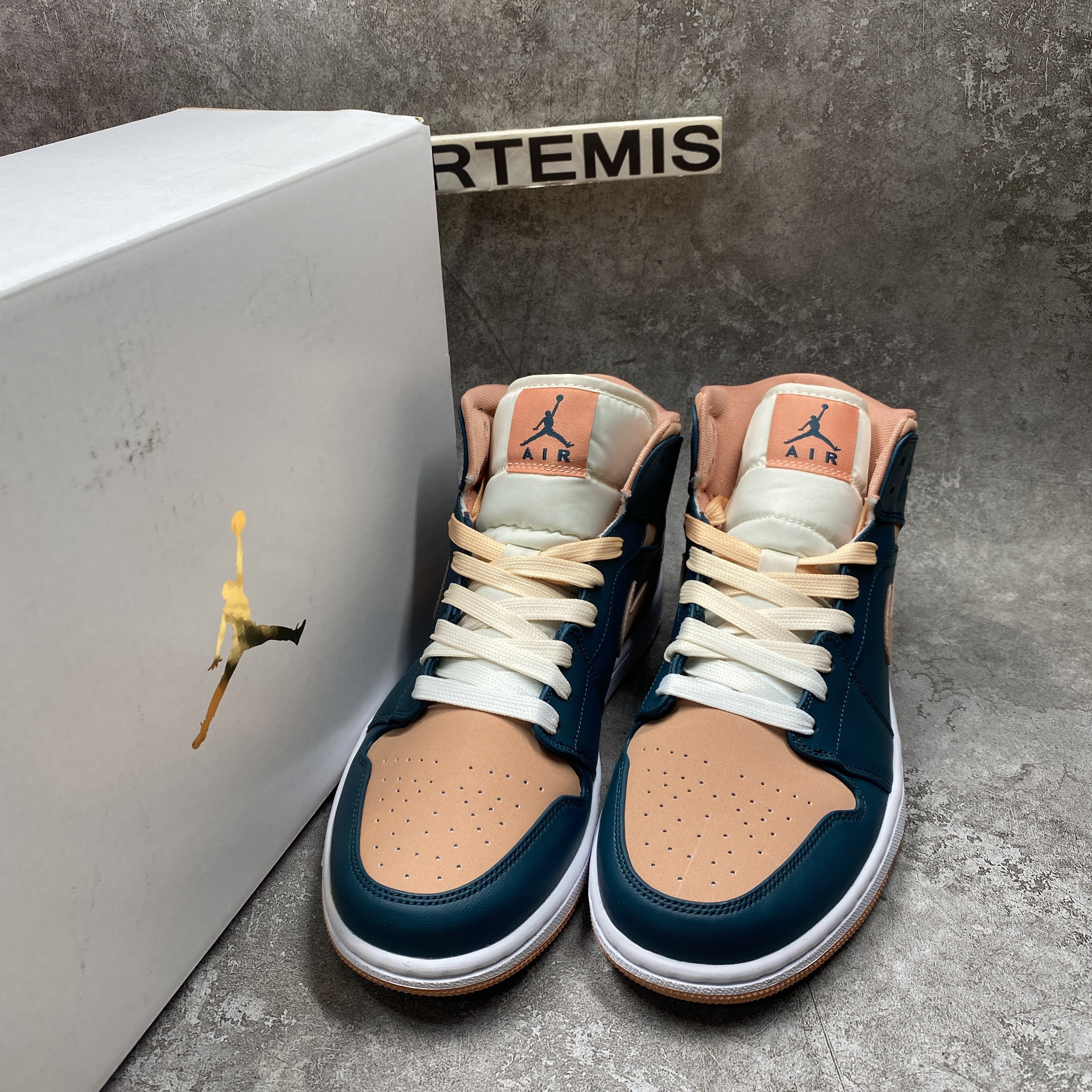 Air Jordan 1 Mid Dark Teal Green