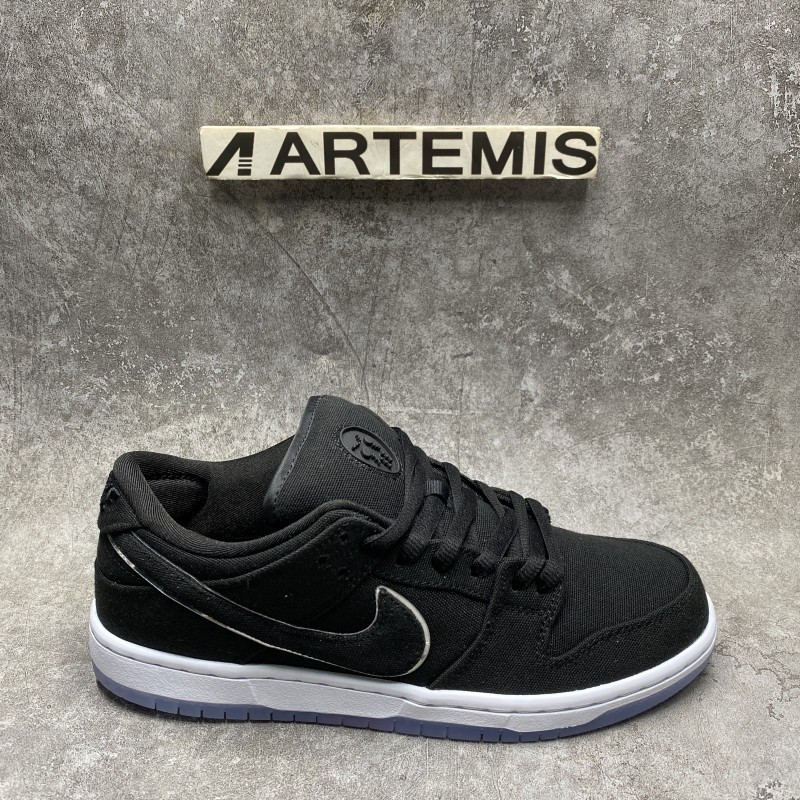 Nike SB Dunk Low Black White