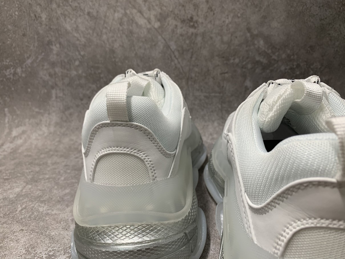 Balenciga Triple S Sneaker White Iridescent