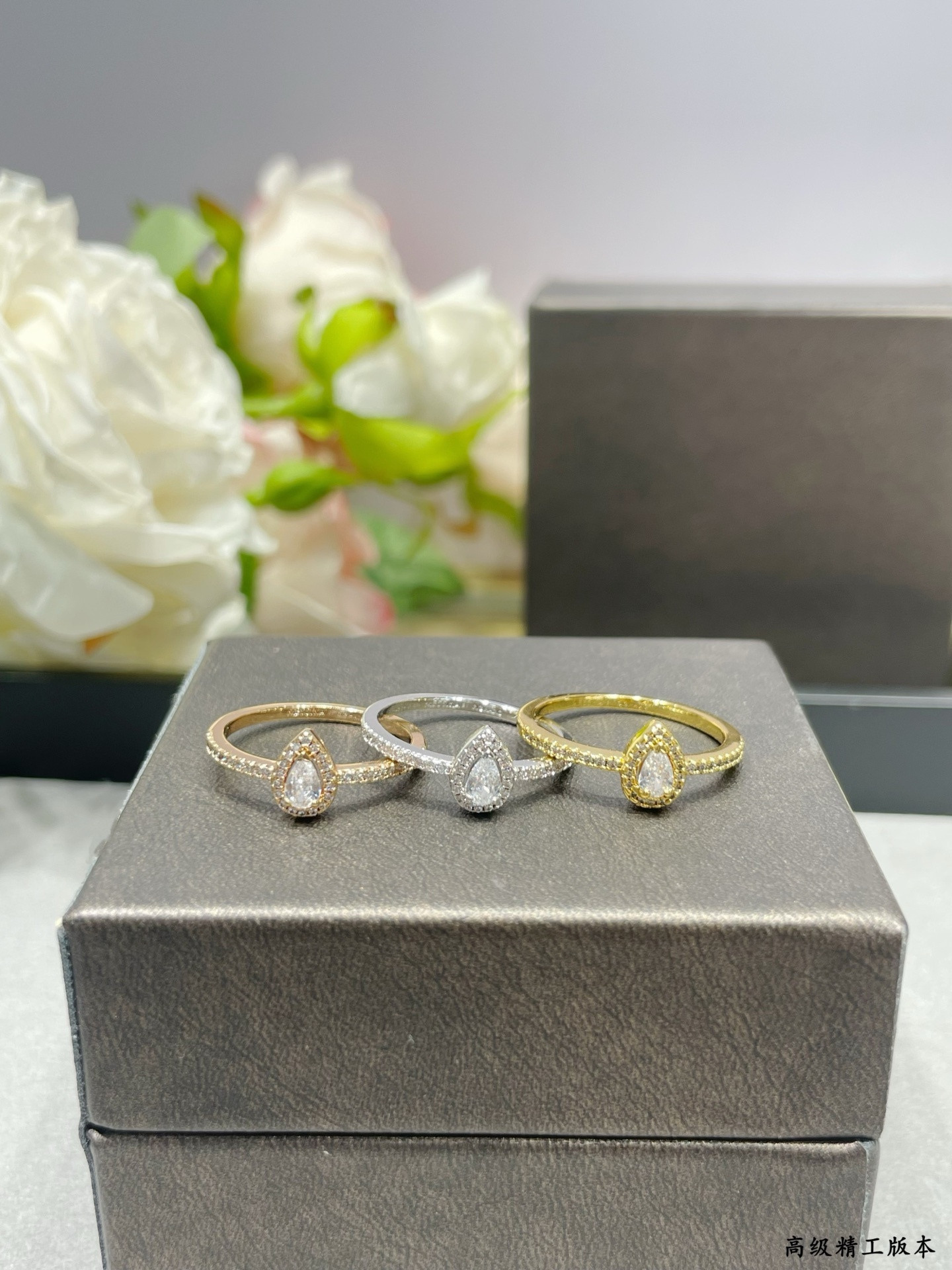 messika single teardrop full Di*m*nd ring