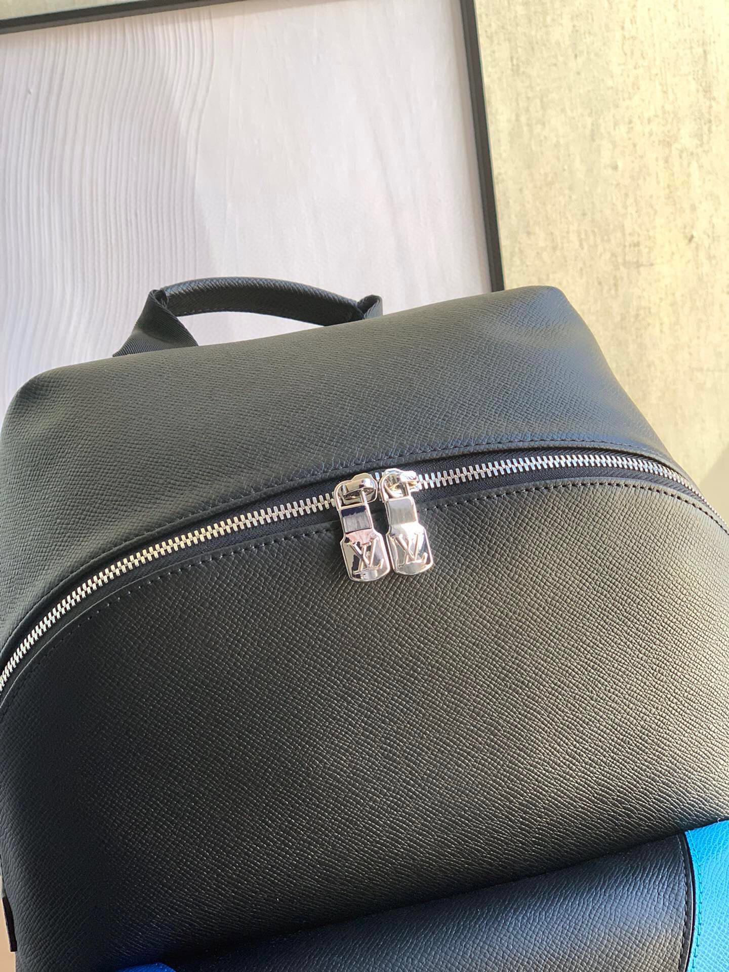 LV DISCOVERY BACKPACK M30735