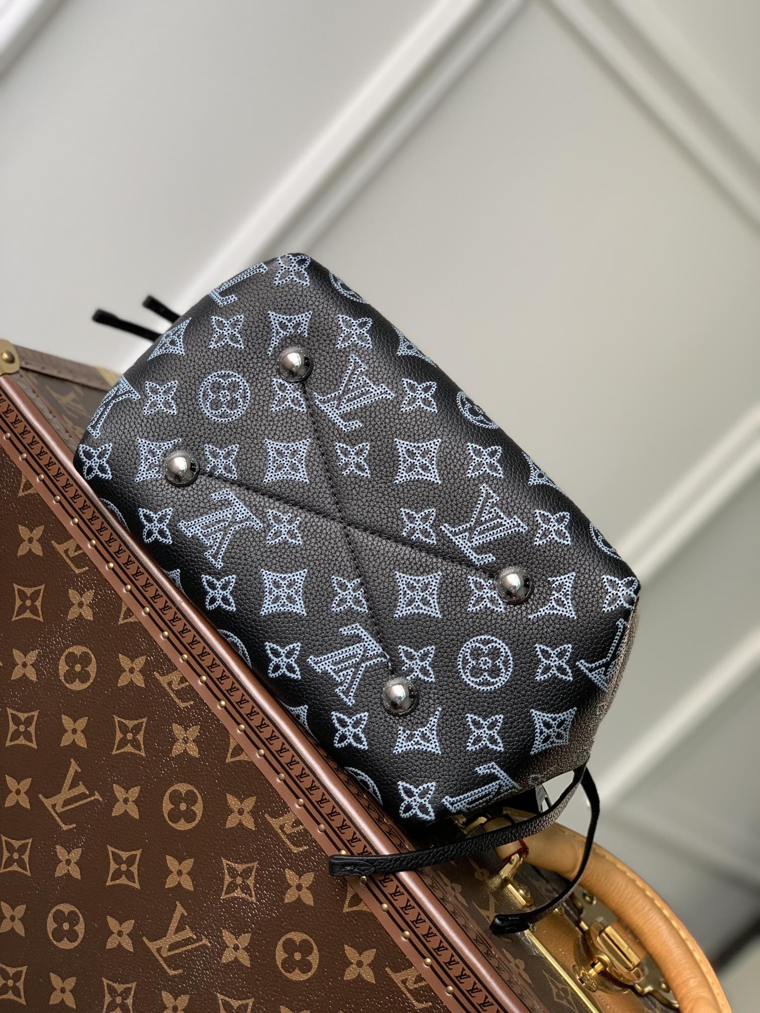 LV BELLA TOTE M59200