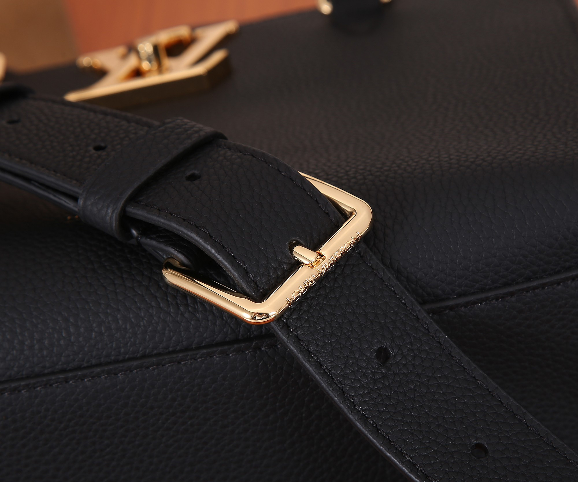 LV M22311 Lock & Go 9.6 x 7.5 x 4.1 inches