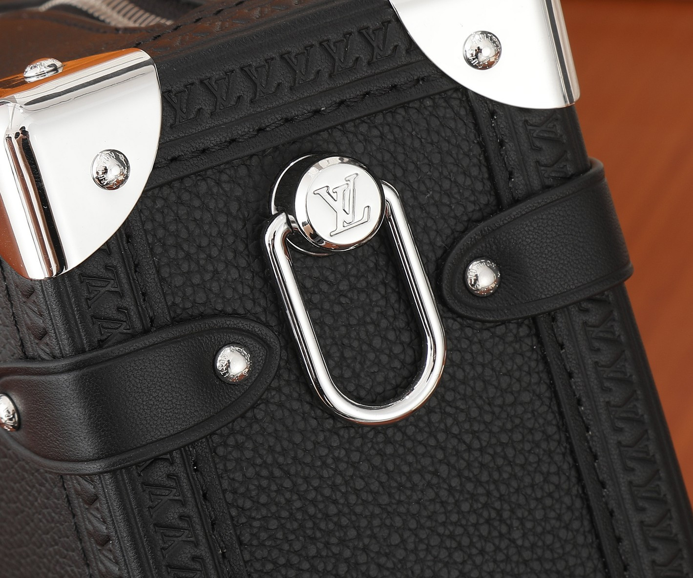 LV Side Trunk MM M25160  8.3 x 5.5 x 2.4 inches