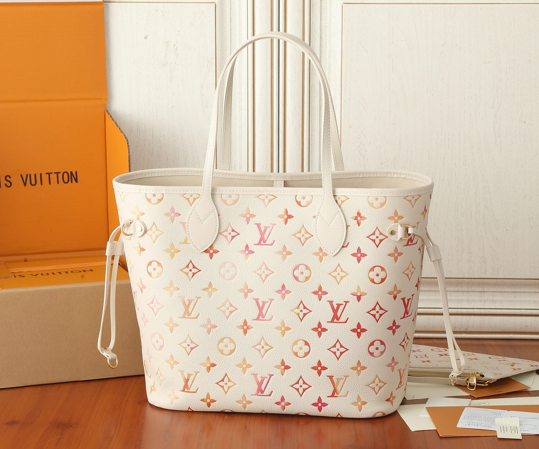 LV Neverfull MM M47080  12.2 x 11 x 5.5 in Without Box