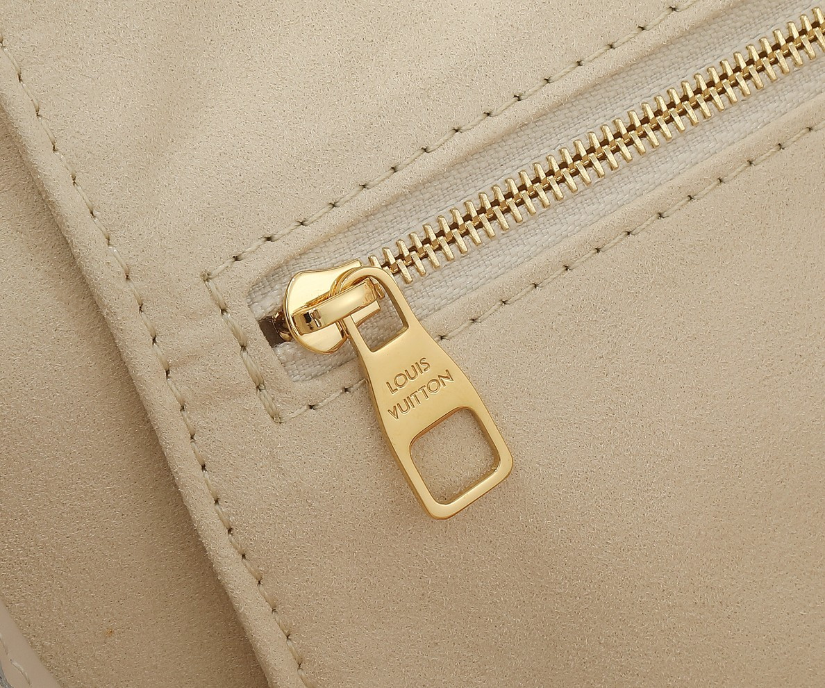 LV Neverfull MM M47080  12.2 x 11 x 5.5 in Without Box