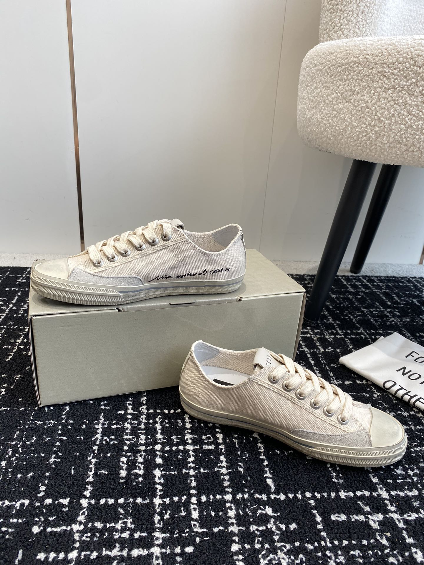 UA Golden Goose V-STAR Sneaker