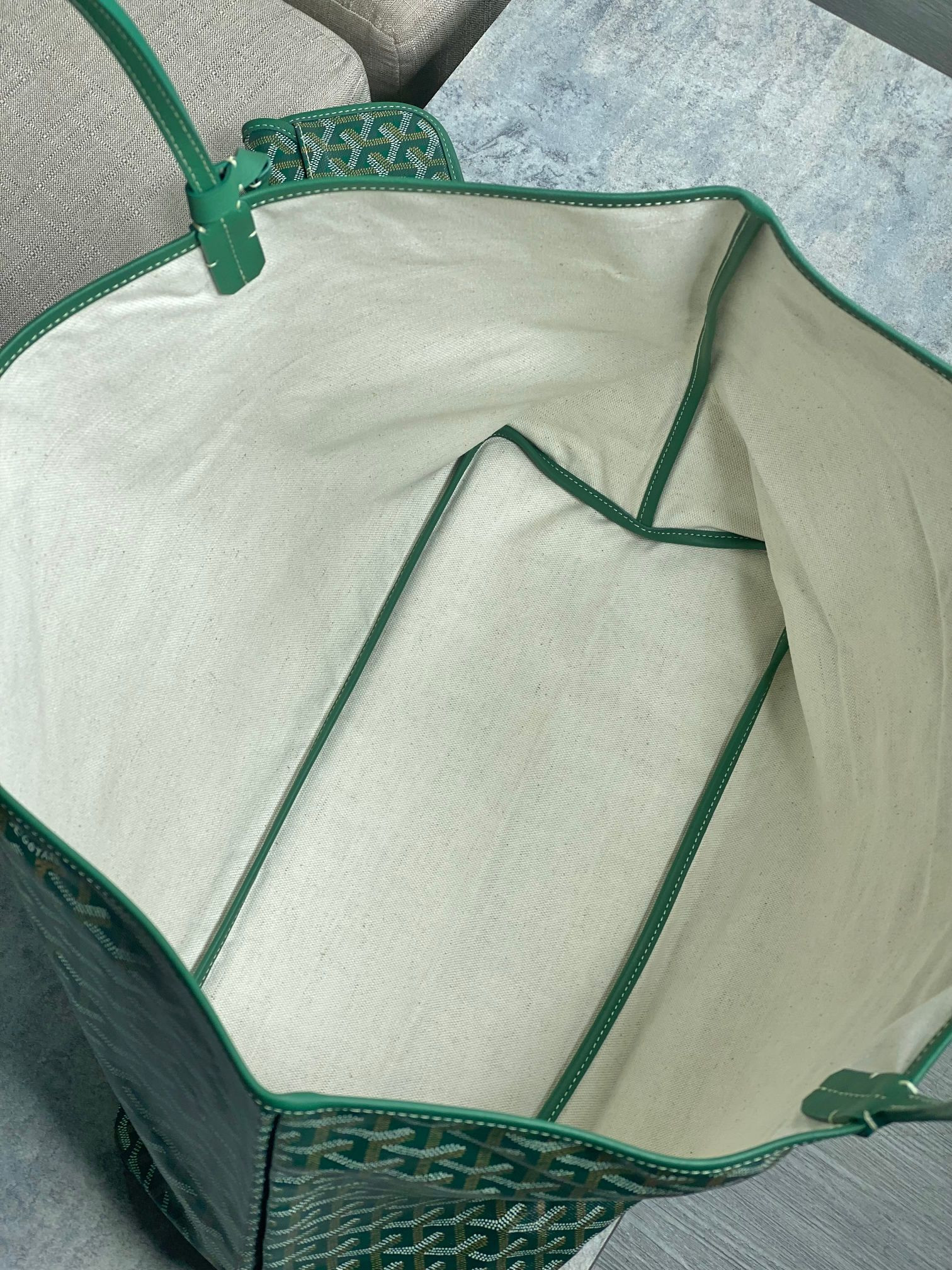 Go*ard  saint l0*is gm bag 34 cm x 20 cm x 40 cm