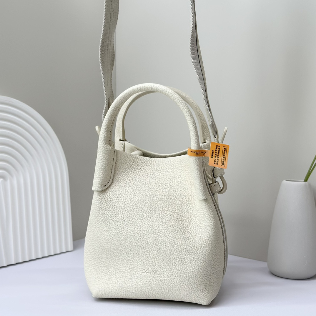 L**o p*ana micro bale bag grained calfskin 23 x 16 x 14 cm