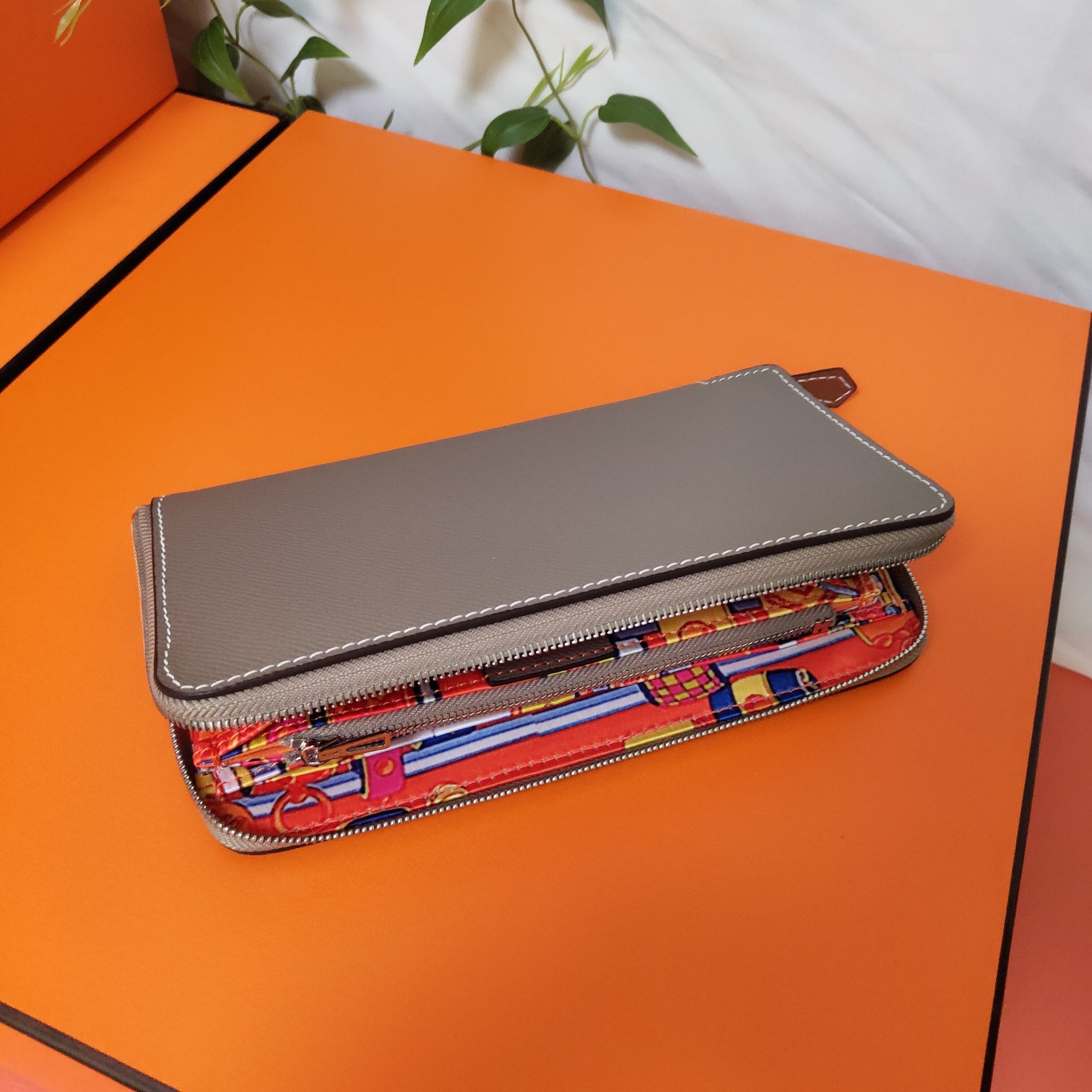 H**me5 long wallet 20x11cm