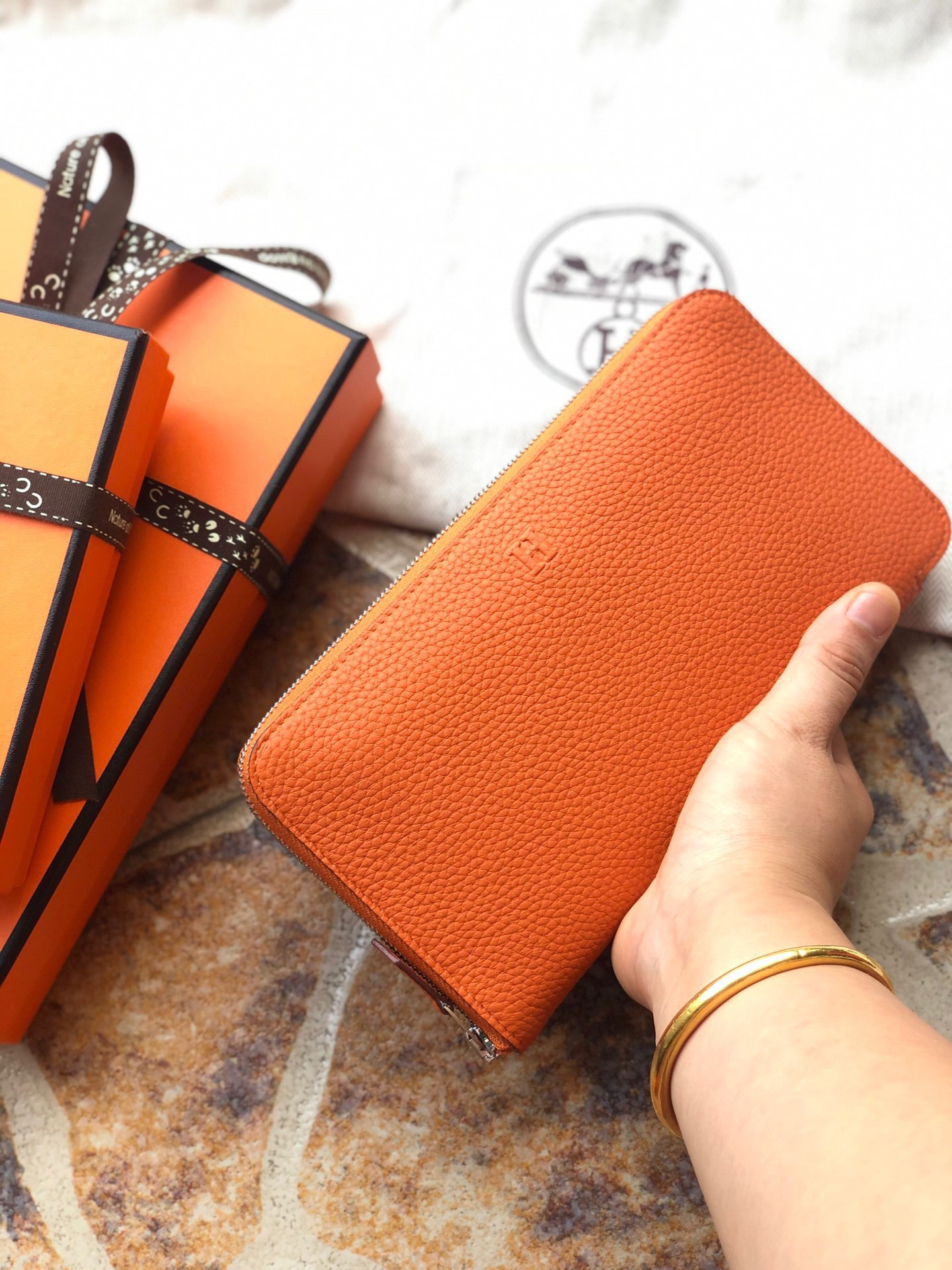 H**me5 long wallet 20x11cm