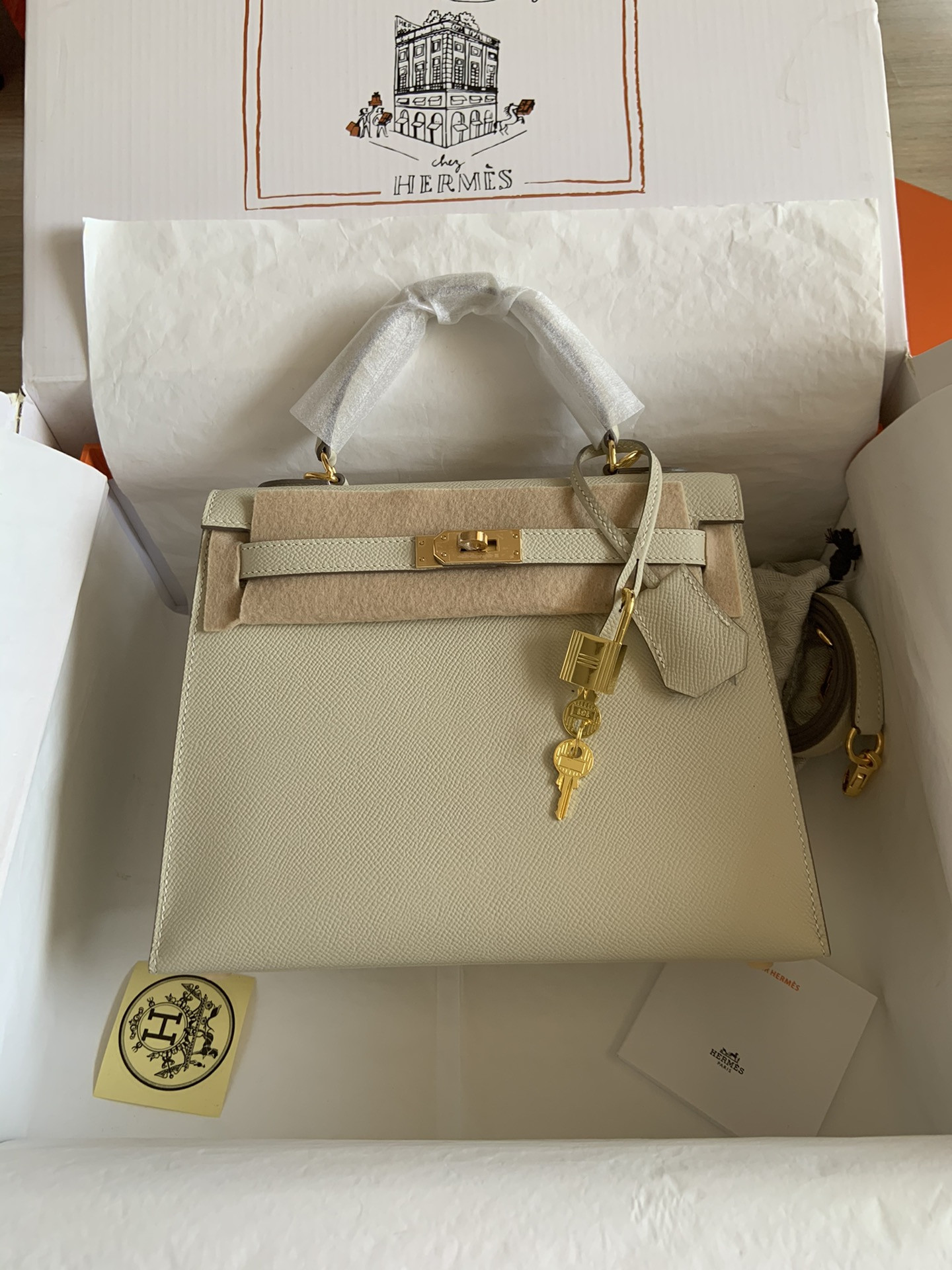 HERMÈS Kelly Gold-tone Hardware 25 28