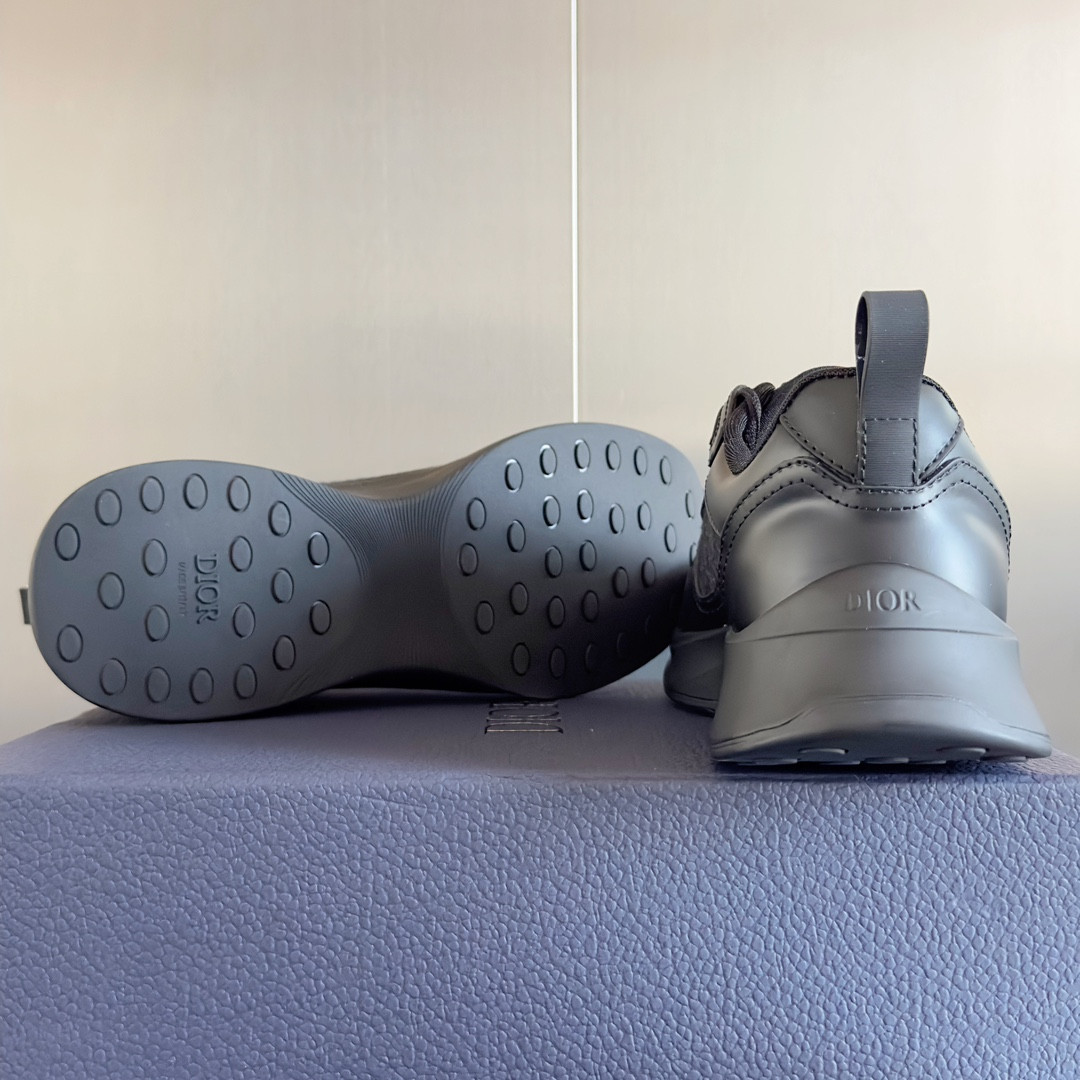 ua D*or b25 runner sneaker