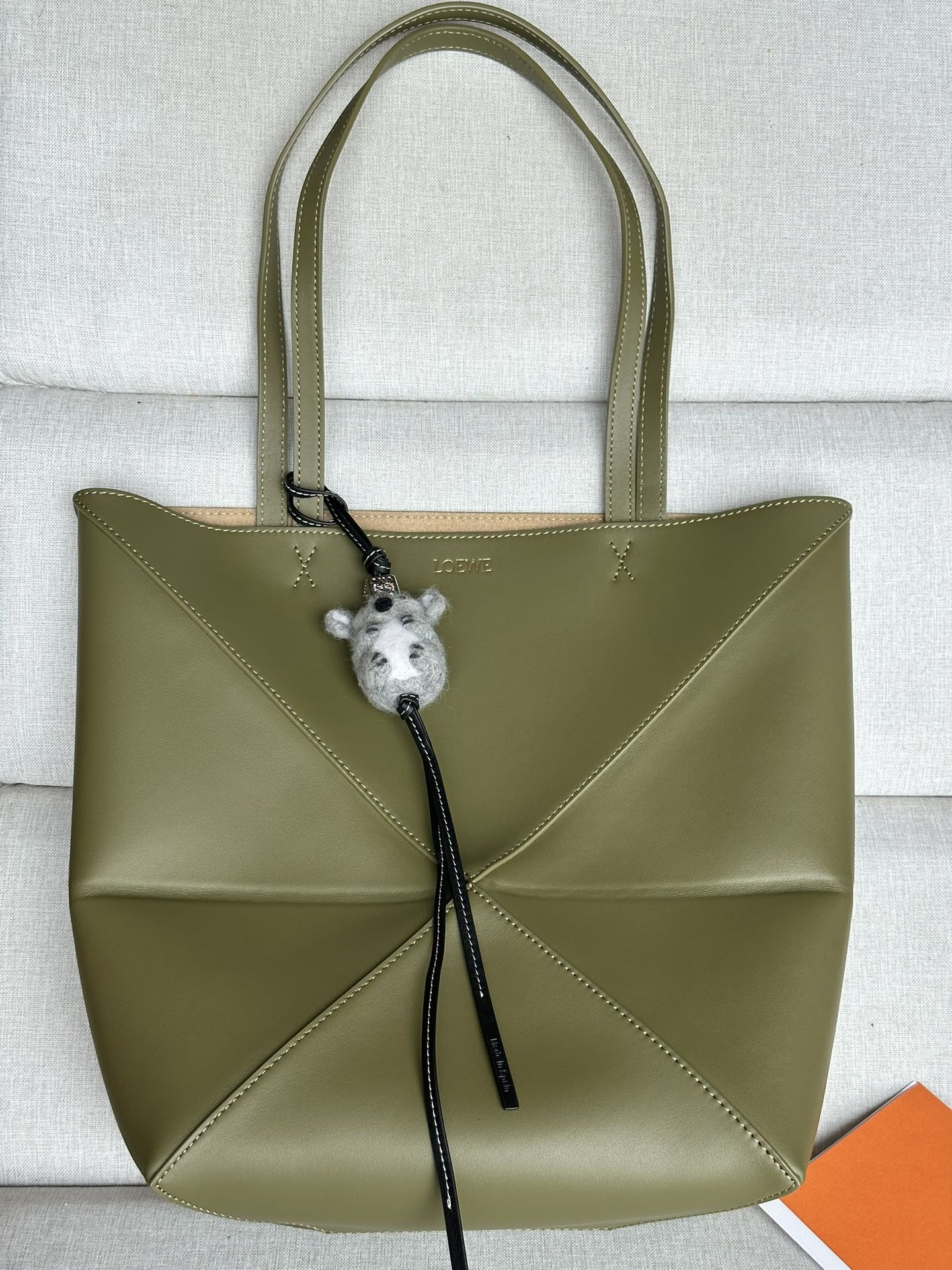 L0ew* medium puzzle fold tote in shiny calfskin 25.5x14.5x31.5cm