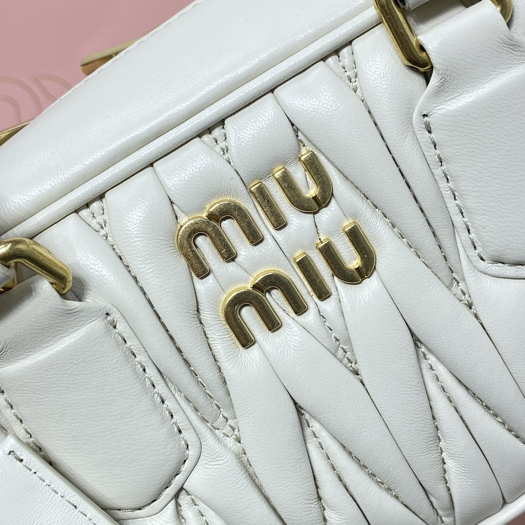 Miu Miu Arcadie matelassé nappa leather bag 22X10.5X7.5cm